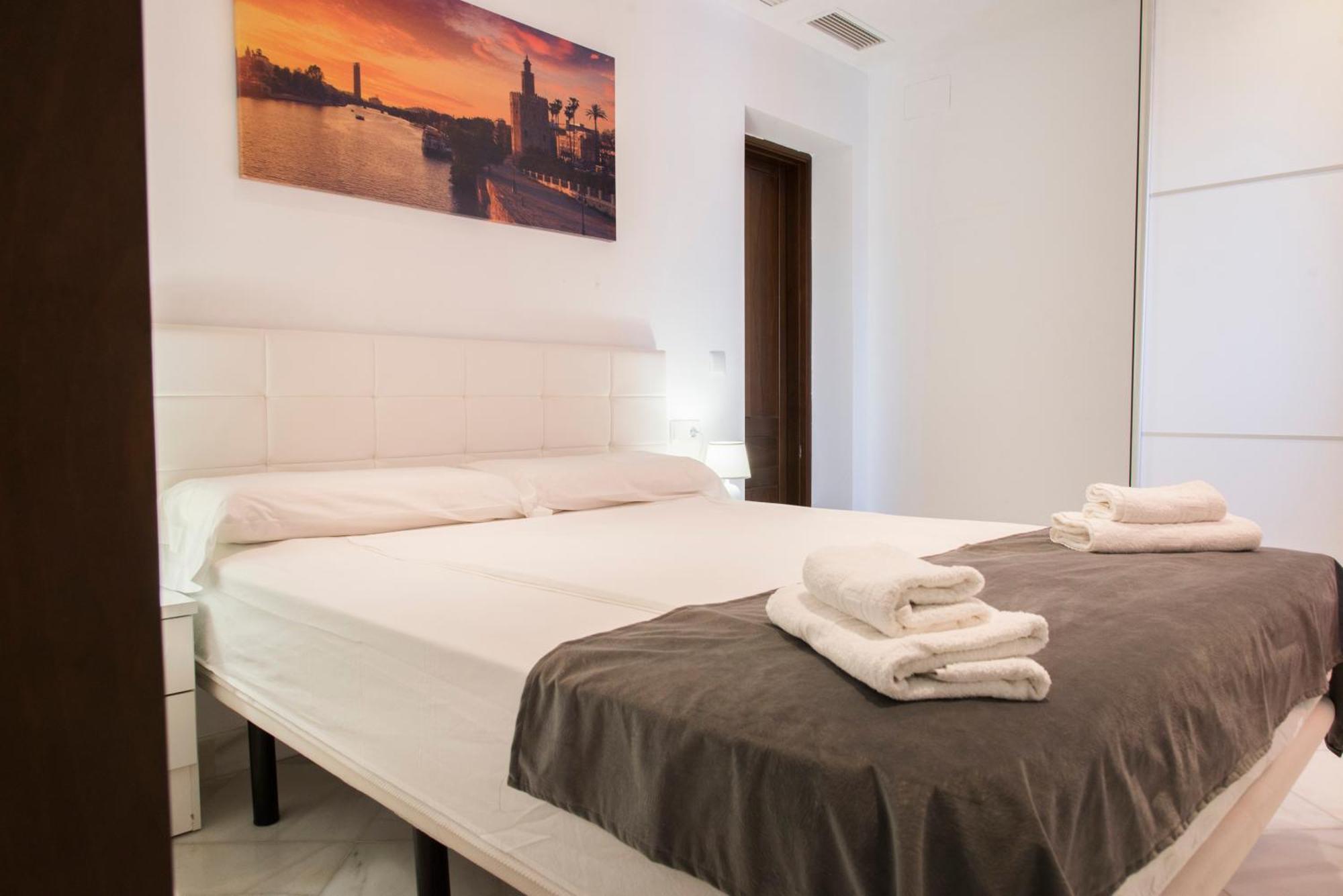 Nightinsevilla Bailen Free Parking * Seville