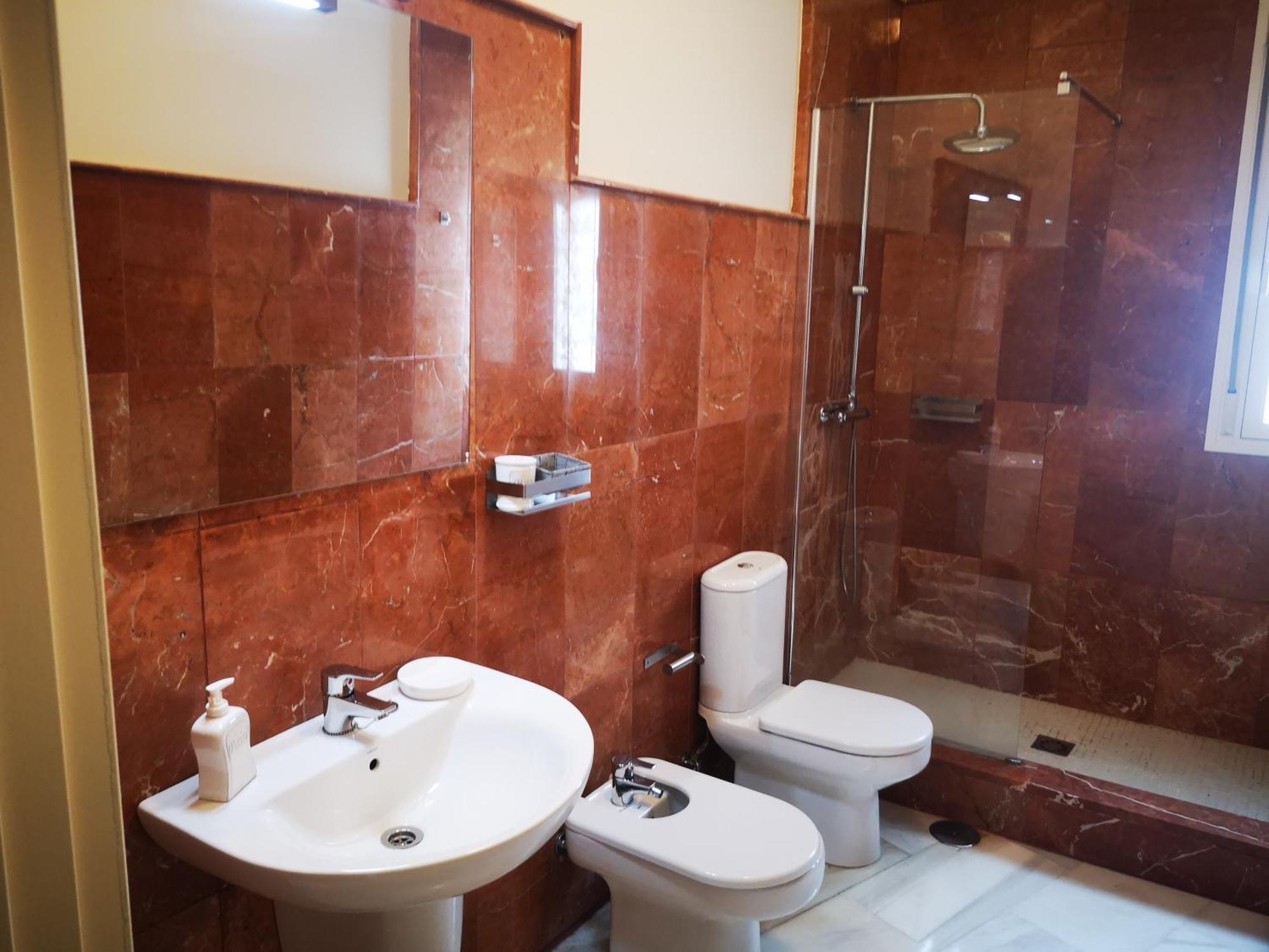 Charming Bright With Balconies On Cuesta Del Rosario * Sevilla