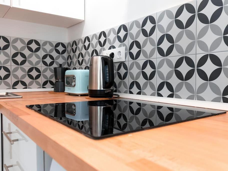 Apartamento Acogedor Estudio En Triana Con Jacuzzi Y Wifi *