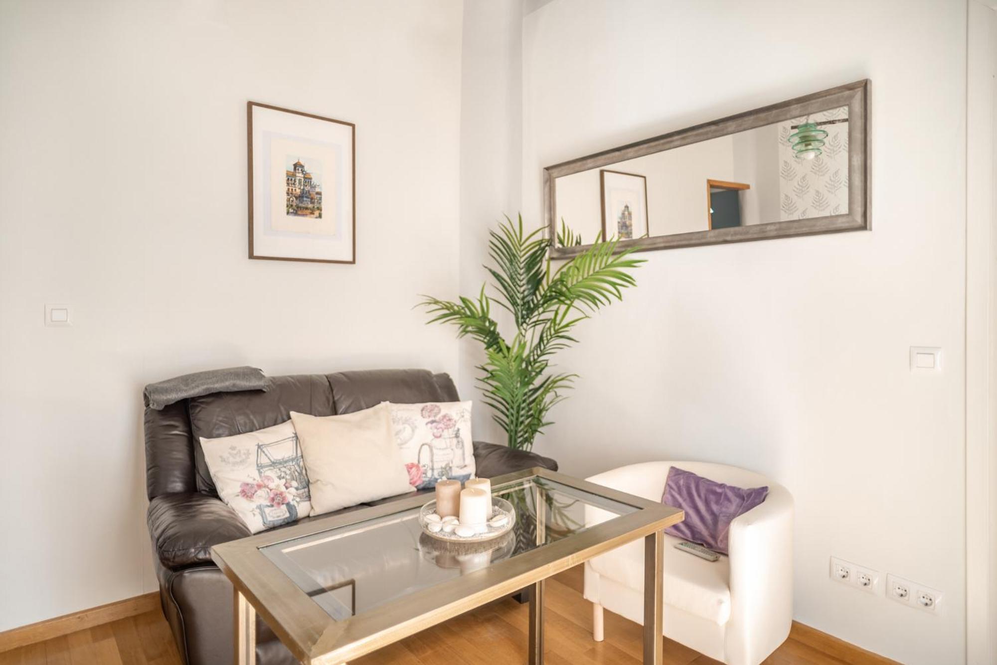 Beautiful And Bright- 1bd 1bth- Center Apartamento