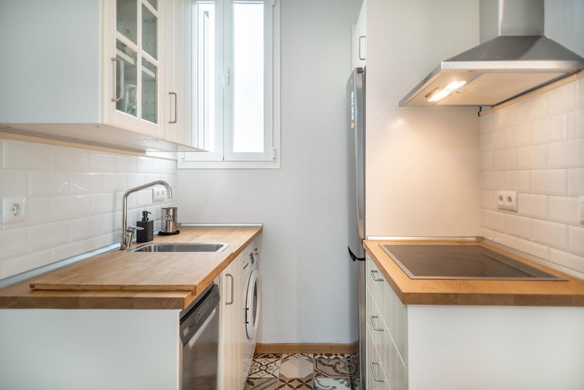 Beautiful And Bright- 1bd 1bth- Center *