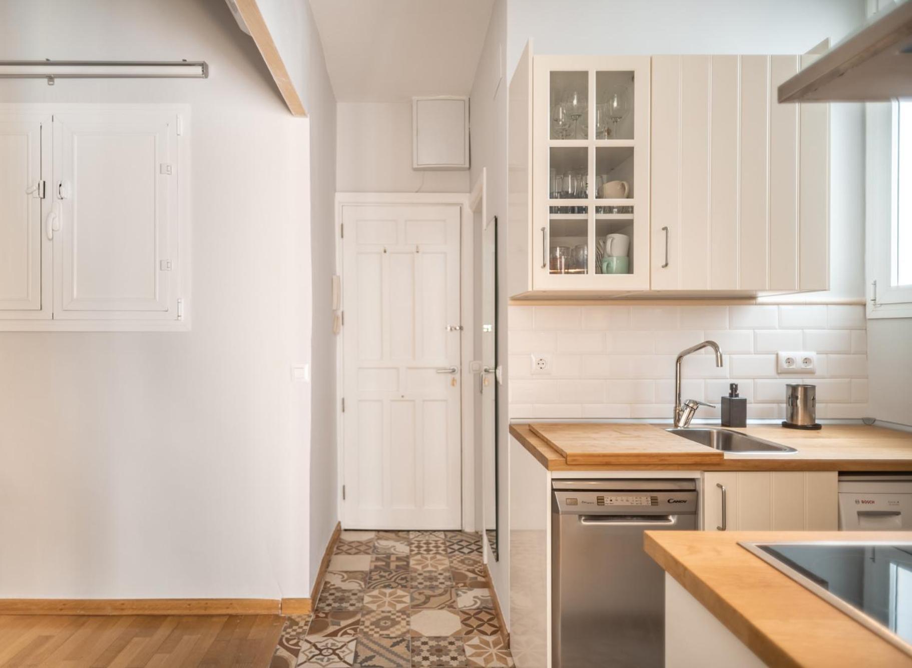 Beautiful And Bright- 1bd 1bth- Center Apartamento