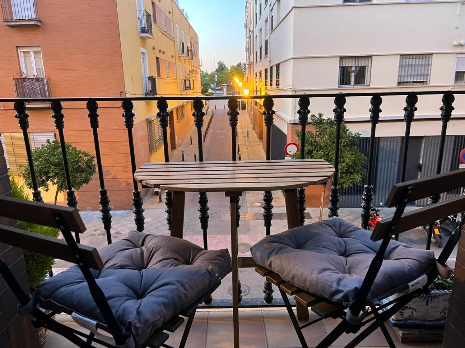 Con Balcon Castilla Triana Sevilla