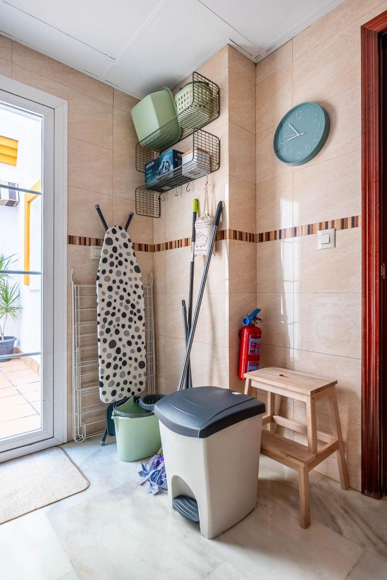 Piso Con Patio Privado Y Parking Nervion * Sevilla