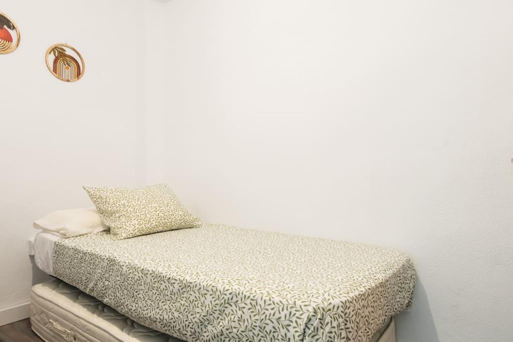 Apartamento En Barrio Sevillano, Free Bus, Metro