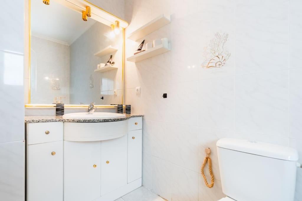 En Barrio Sevillano, Free Bus, Metro Apartamento Sevilla
