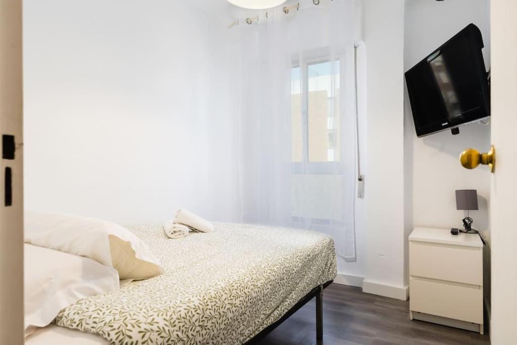 Apartamento En Barrio Sevillano, Free Bus, Metro Sevilla