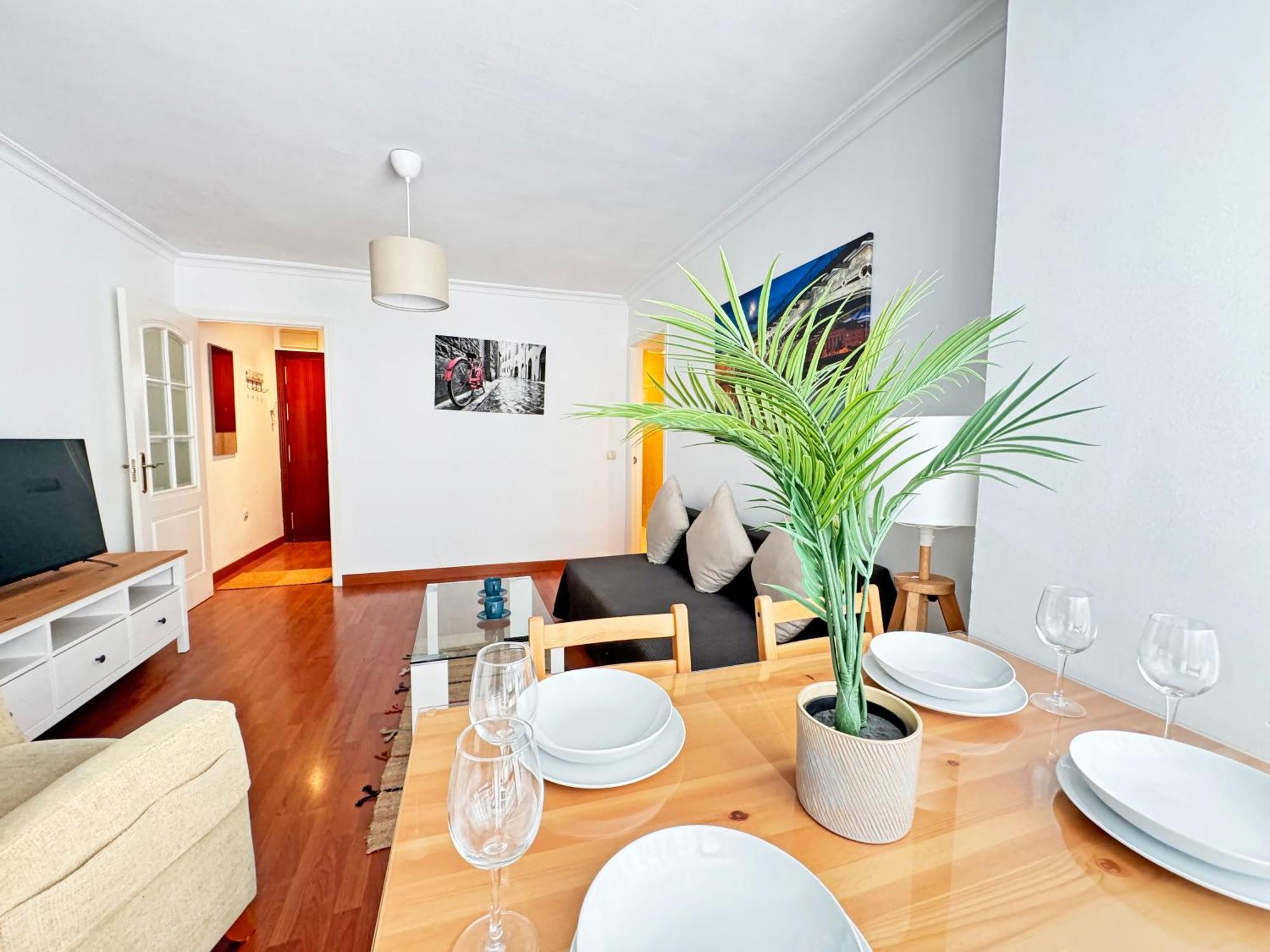 Triana Luxury Numancia Apartamento *