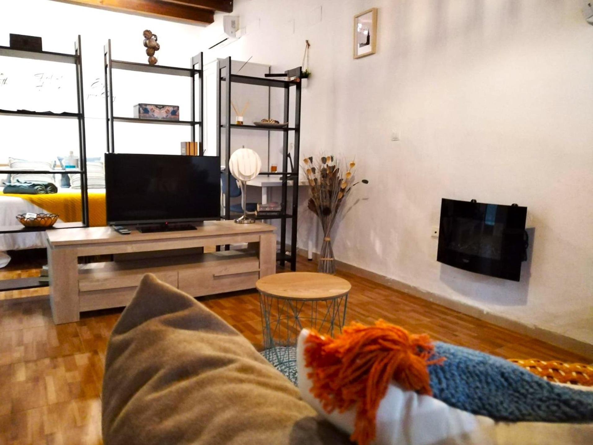 Loft B2, In *