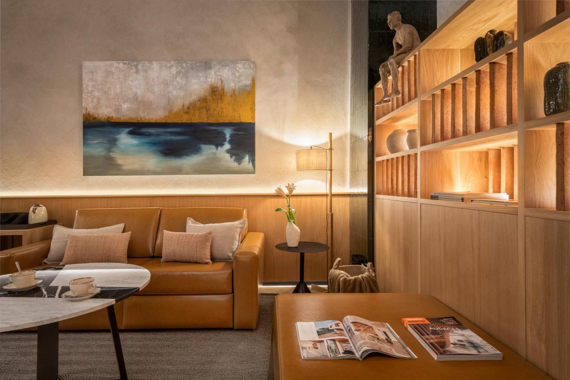 Center - Avenue Luxury - Private Free Parking Apartment