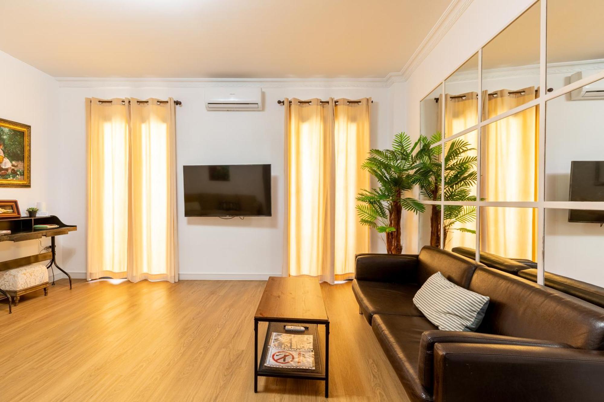 Apartment House Sevillana Parking *