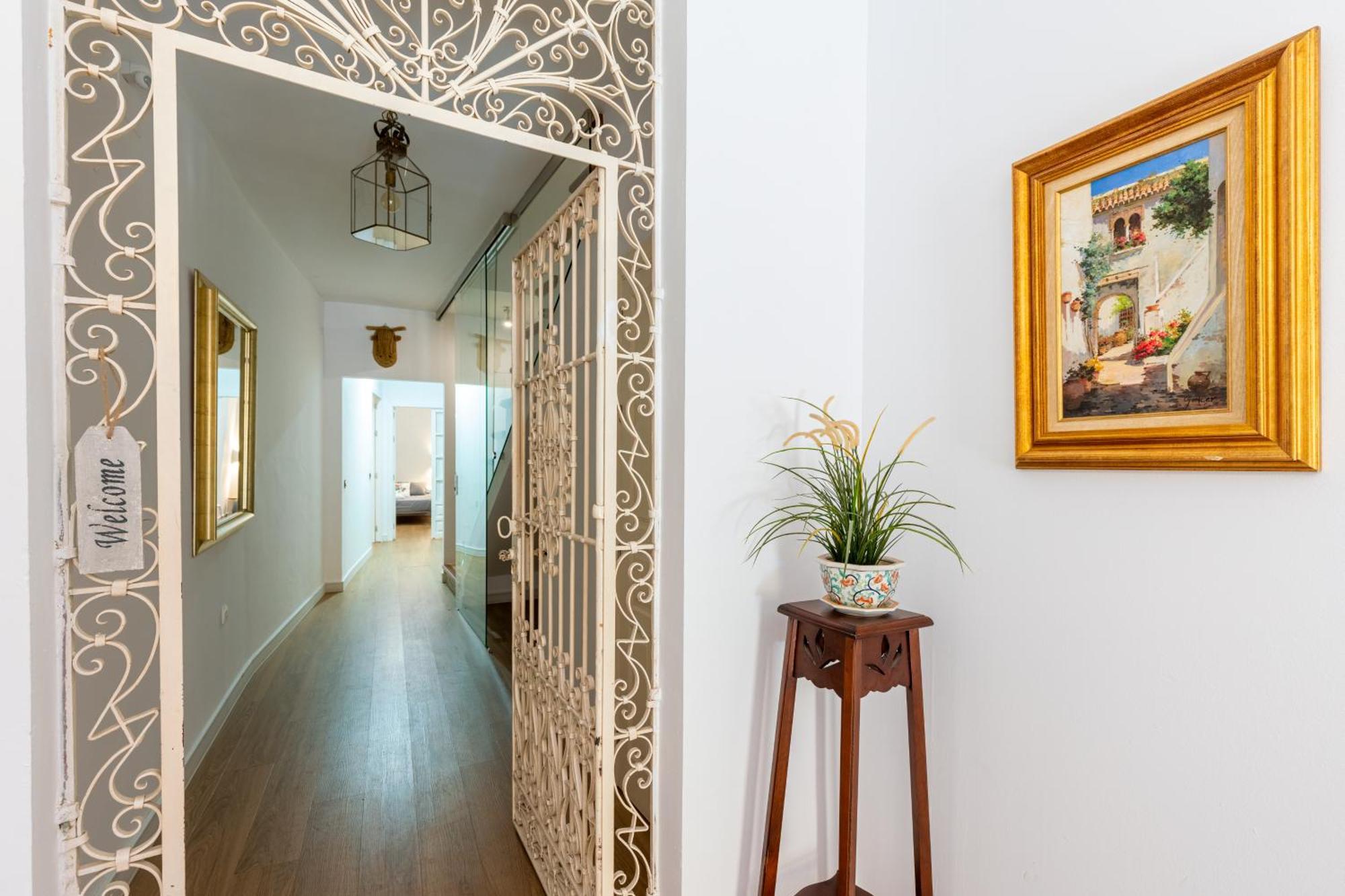 Apartment House Sevillana Parking