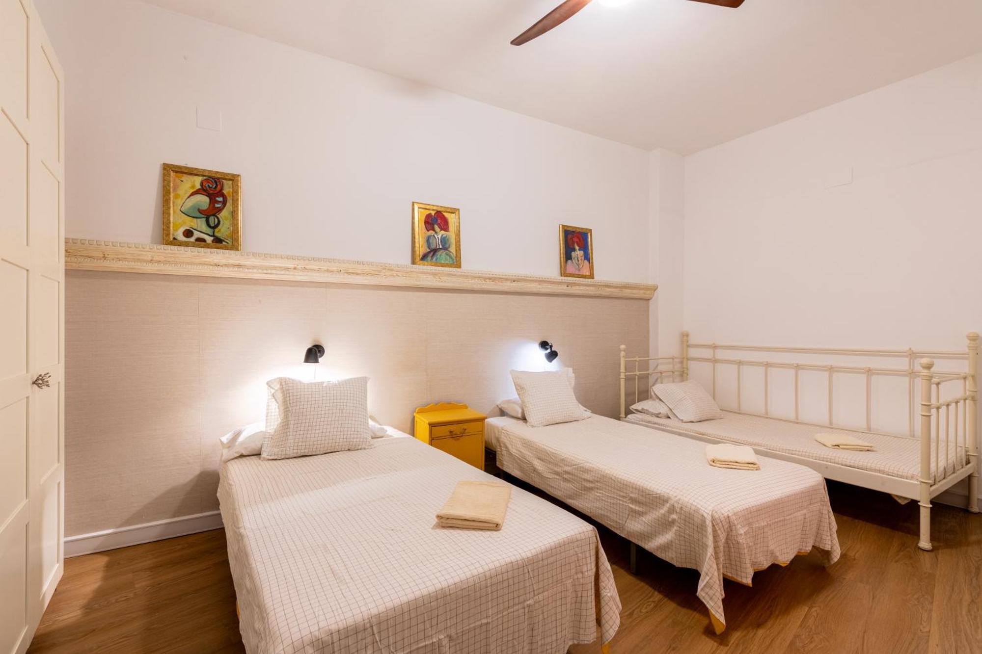House Sevillana Parking *