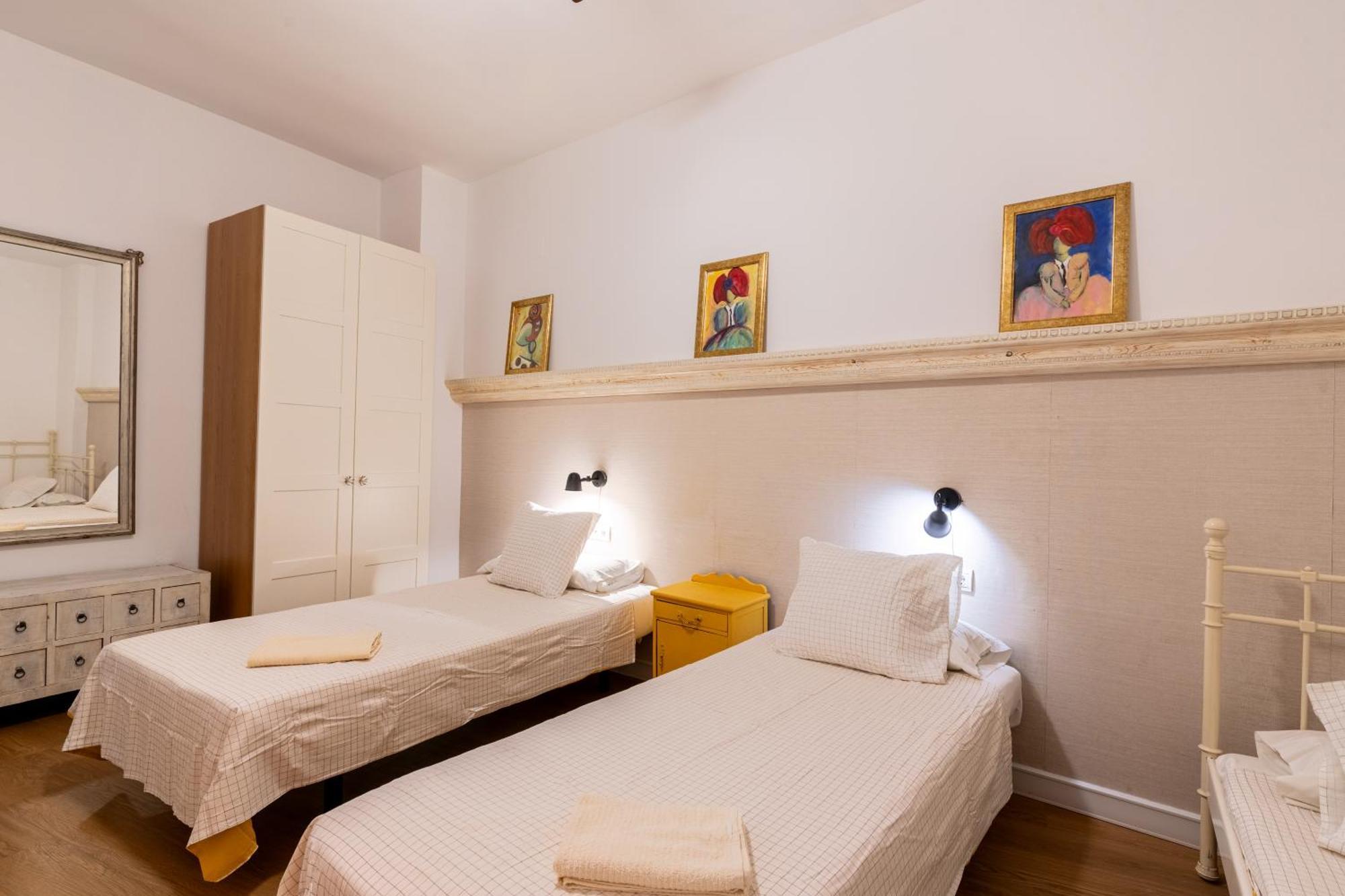 House Sevillana Parking Apartment