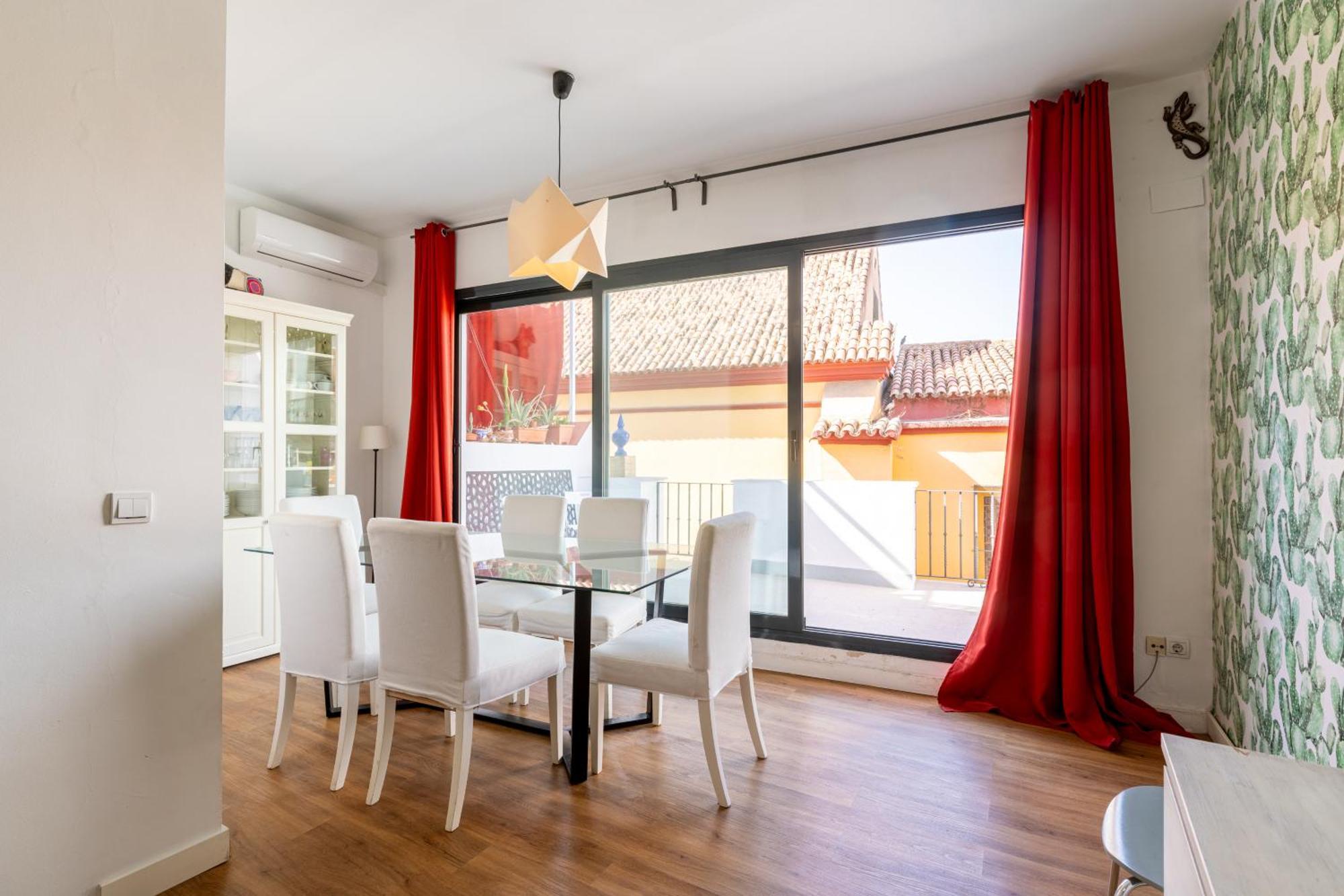 House Sevillana Parking