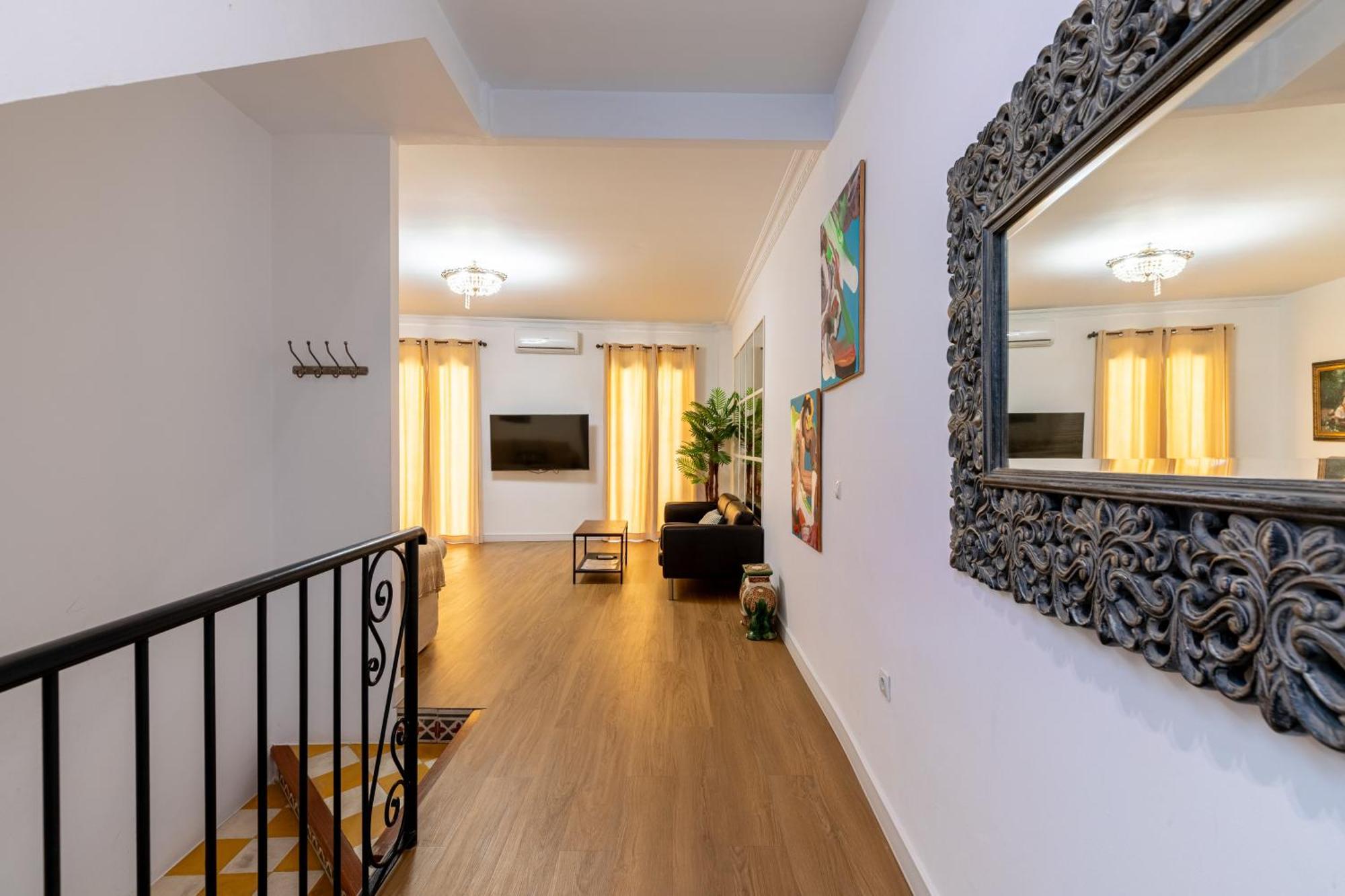 House Sevillana Parking *