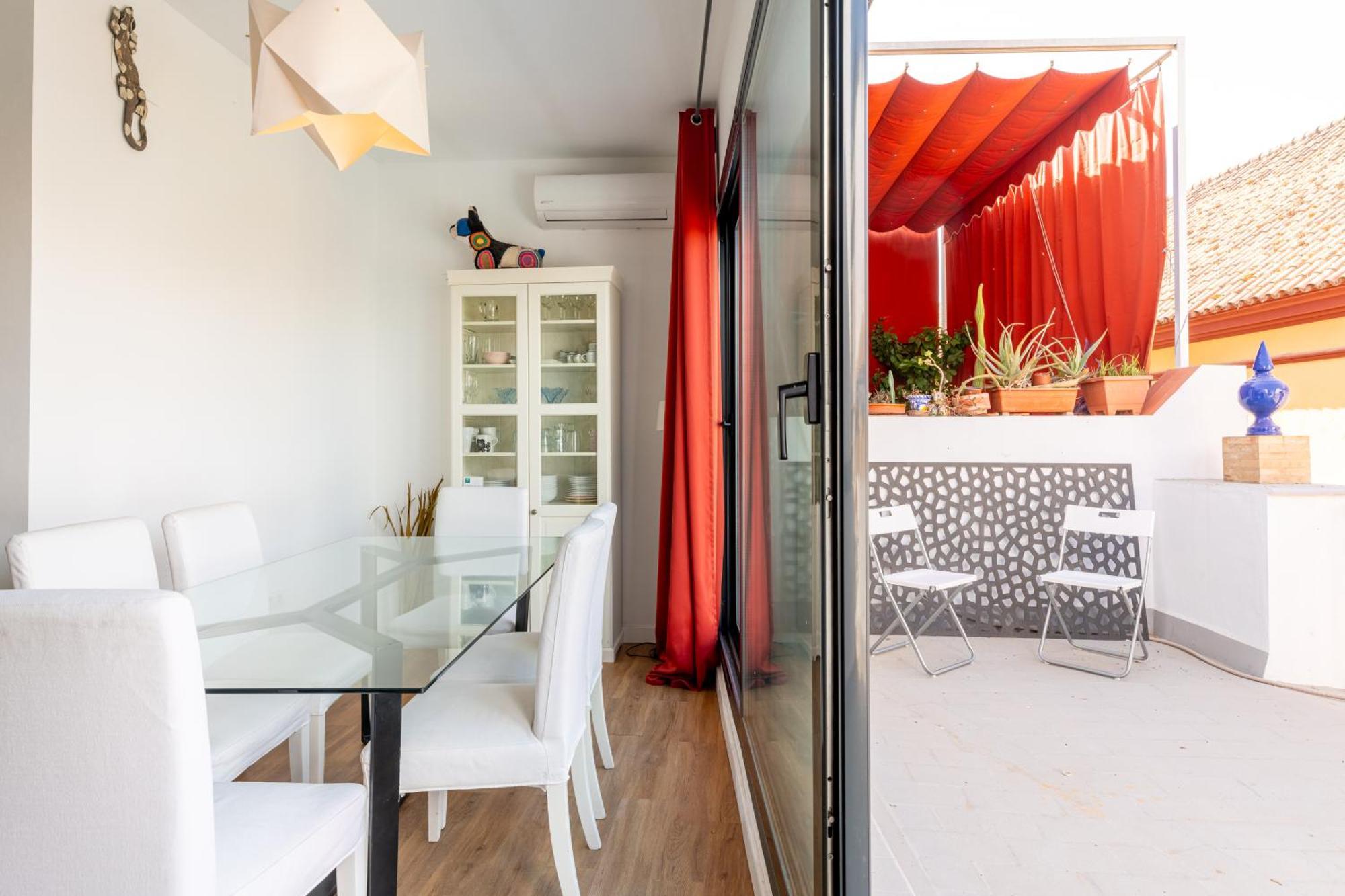 House Sevillana Parking
