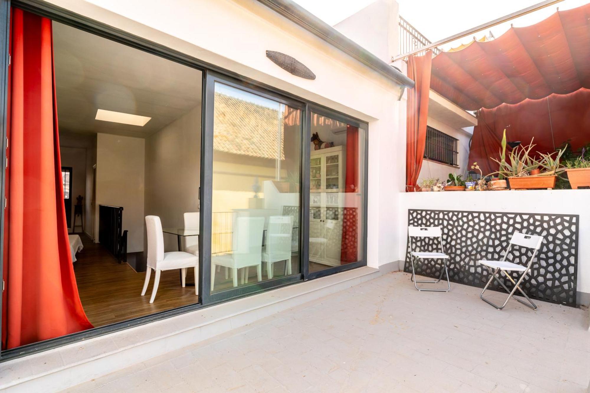 House Sevillana Parking