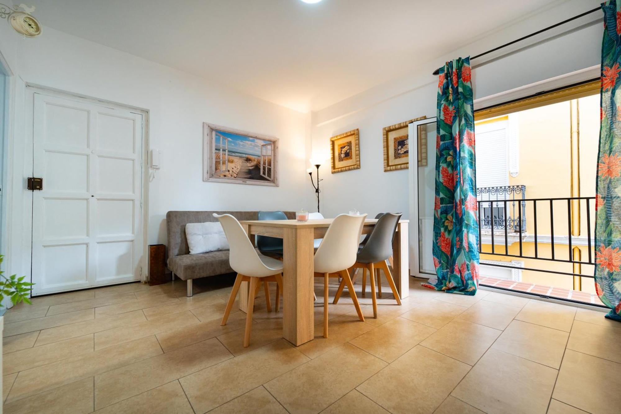 Dean Lopez Luxury Apartment