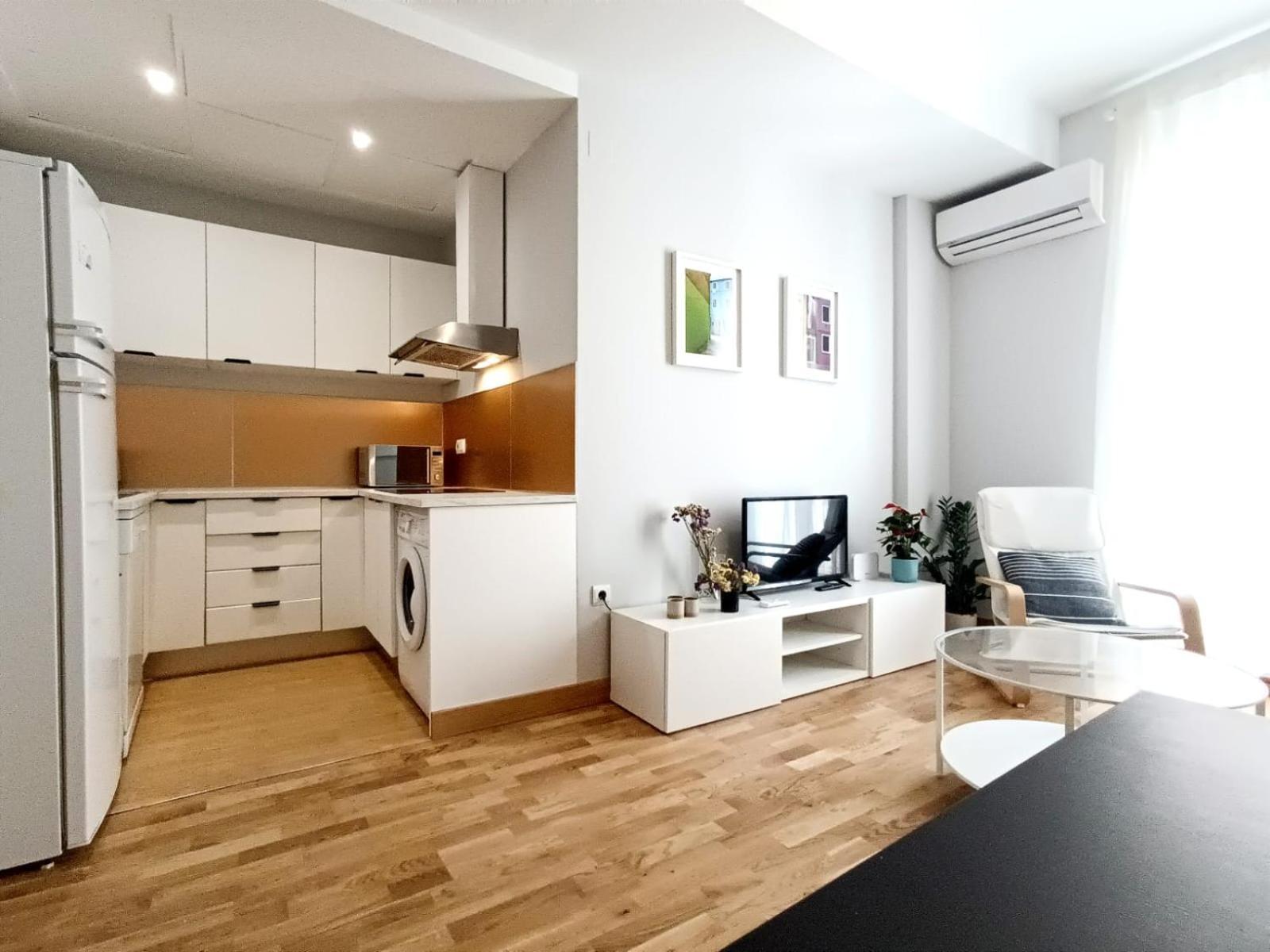 Apartamento Atico 1 Terraza Y Sol En El Centro De !!
