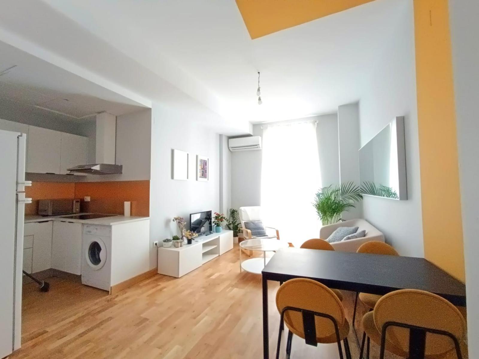 Apartamento Atico 1 Terraza Y Sol En El Centro De !! *