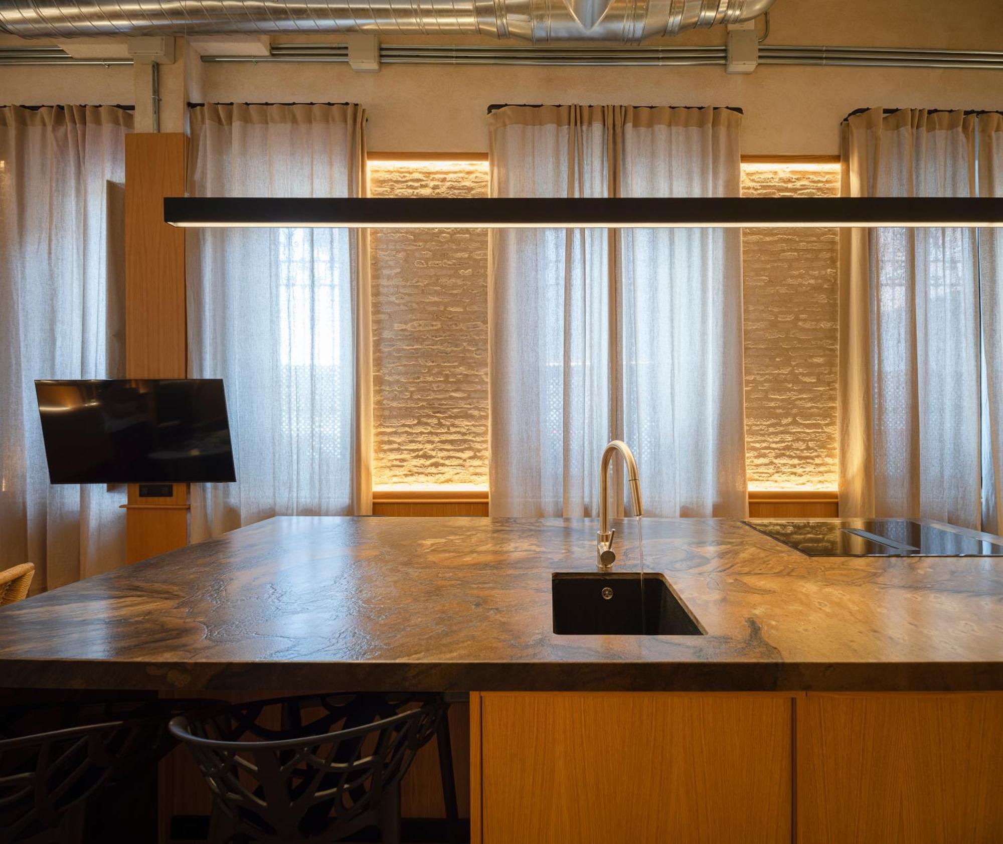 Center - Avenue Luxury - Private Free Parking Apartamento