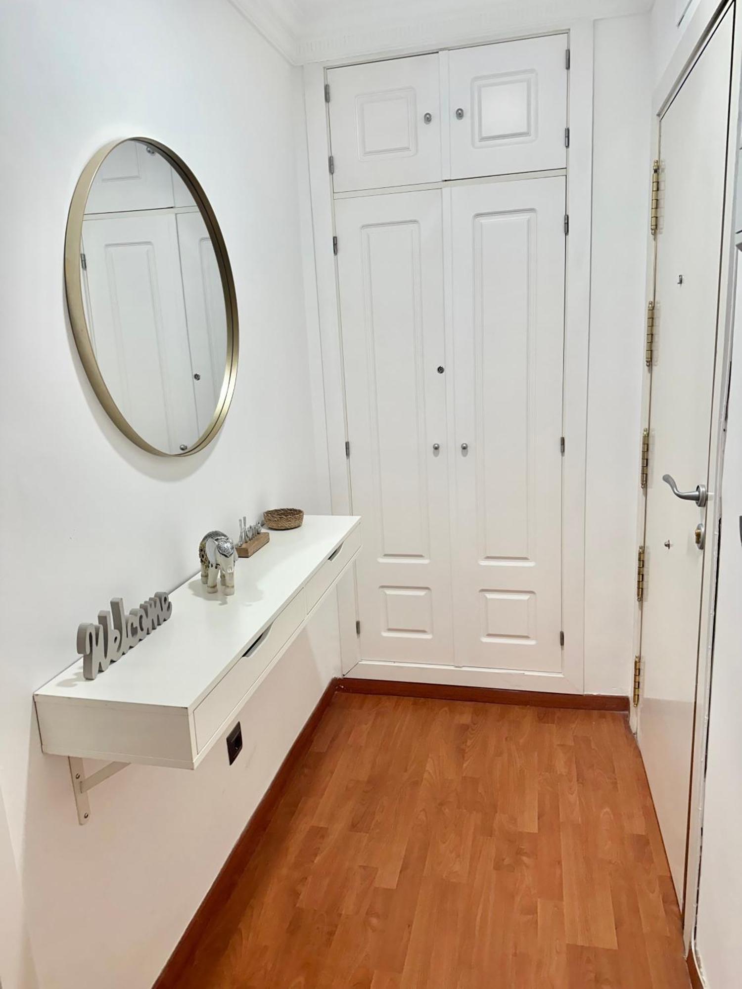 Apartamento 10 Minutos Centro Sevilla, Moderno Y Con Parking Gratis