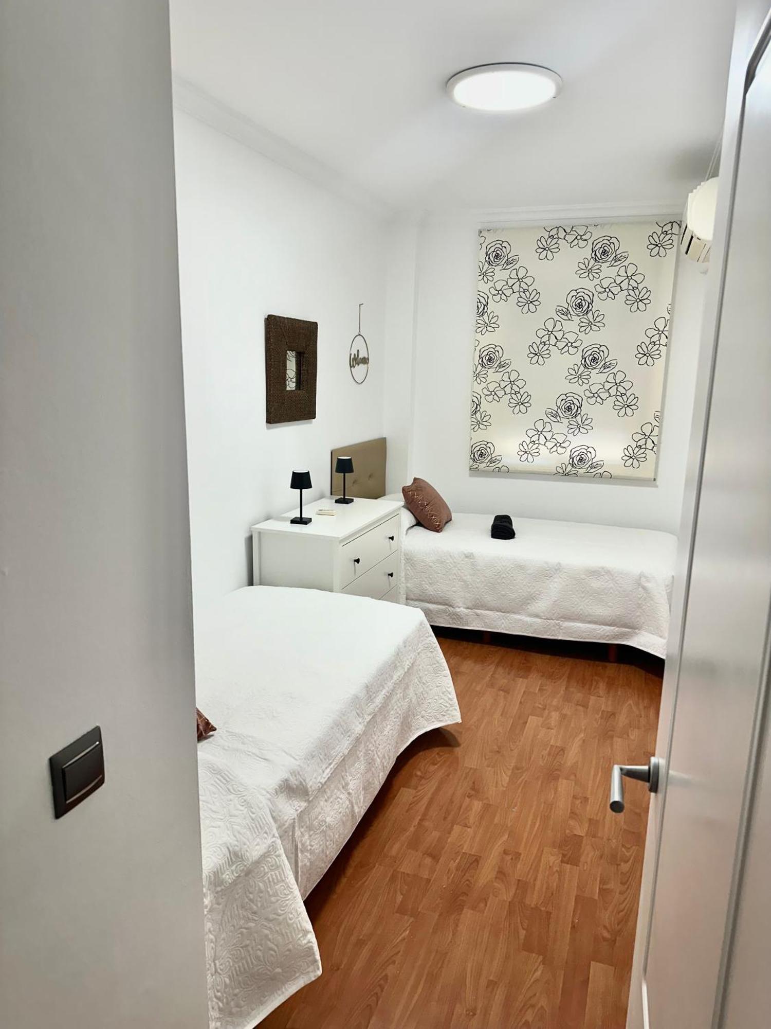 10 Minutos Centro Sevilla, Moderno Y Con Parking Gratis Apartamento *