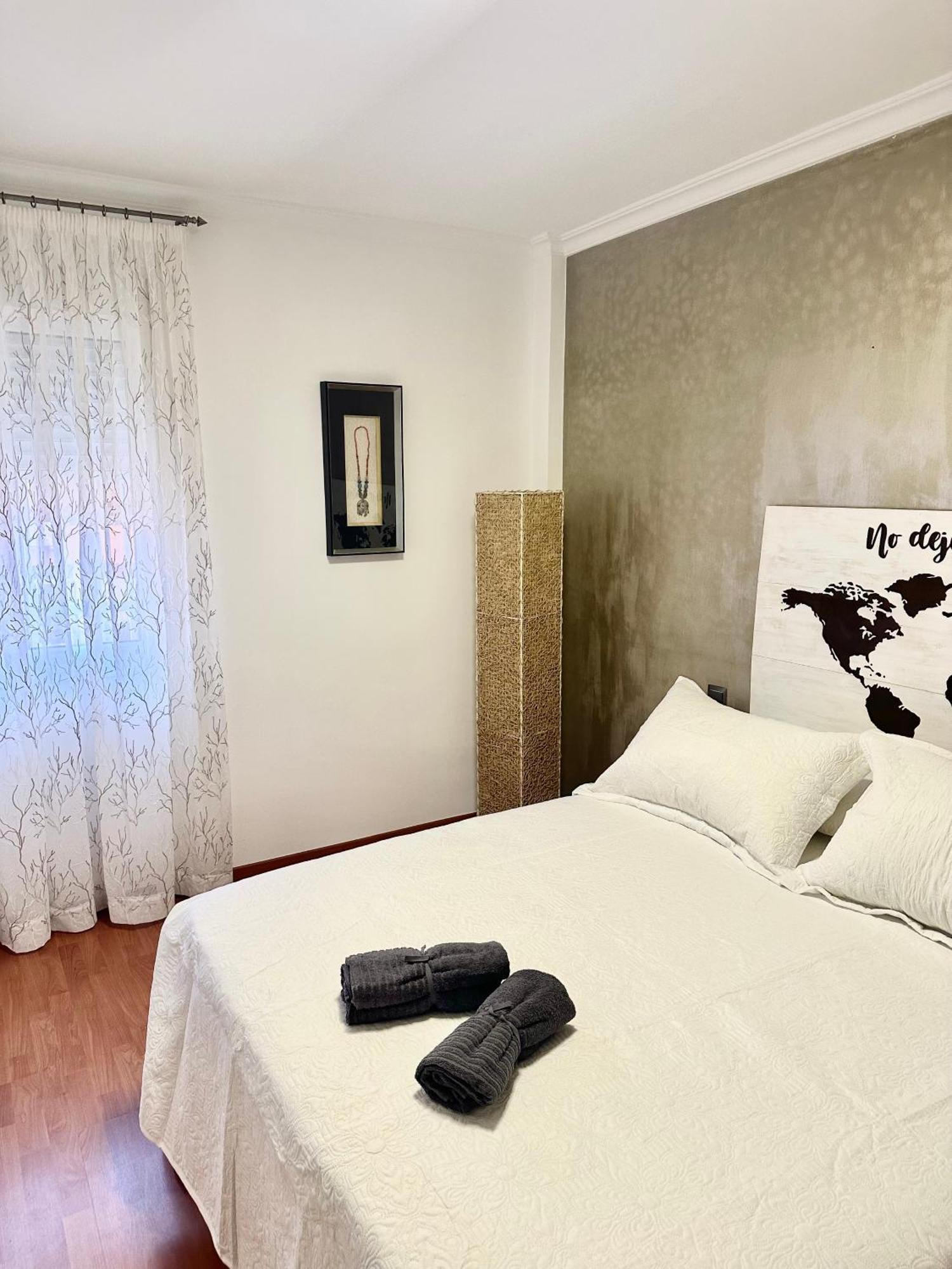 10 Minutos Centro Sevilla, Moderno Y Con Parking Gratis Apartamento *