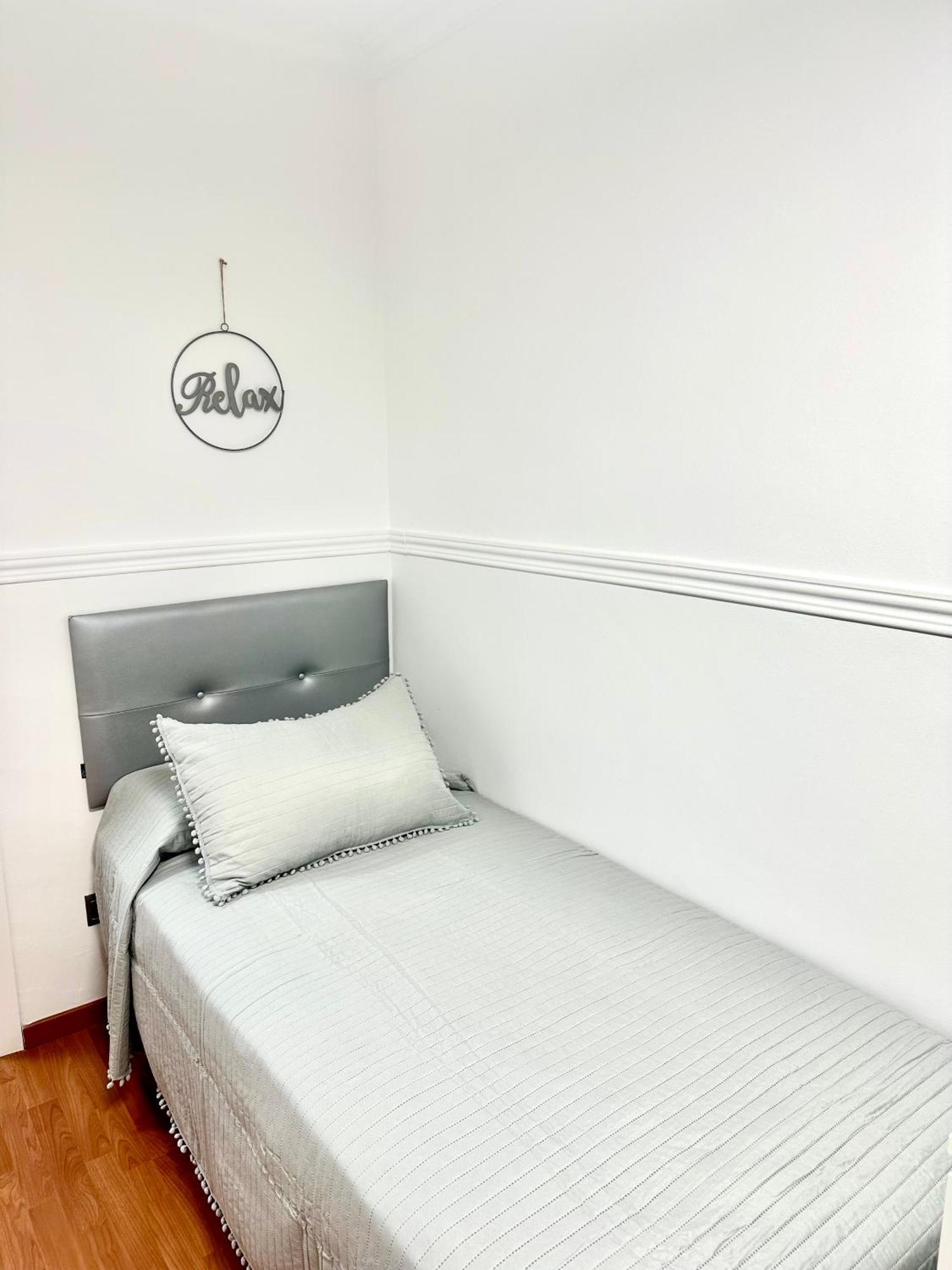 10 Minutos Centro Sevilla, Moderno Y Con Parking Gratis Apartamento *
