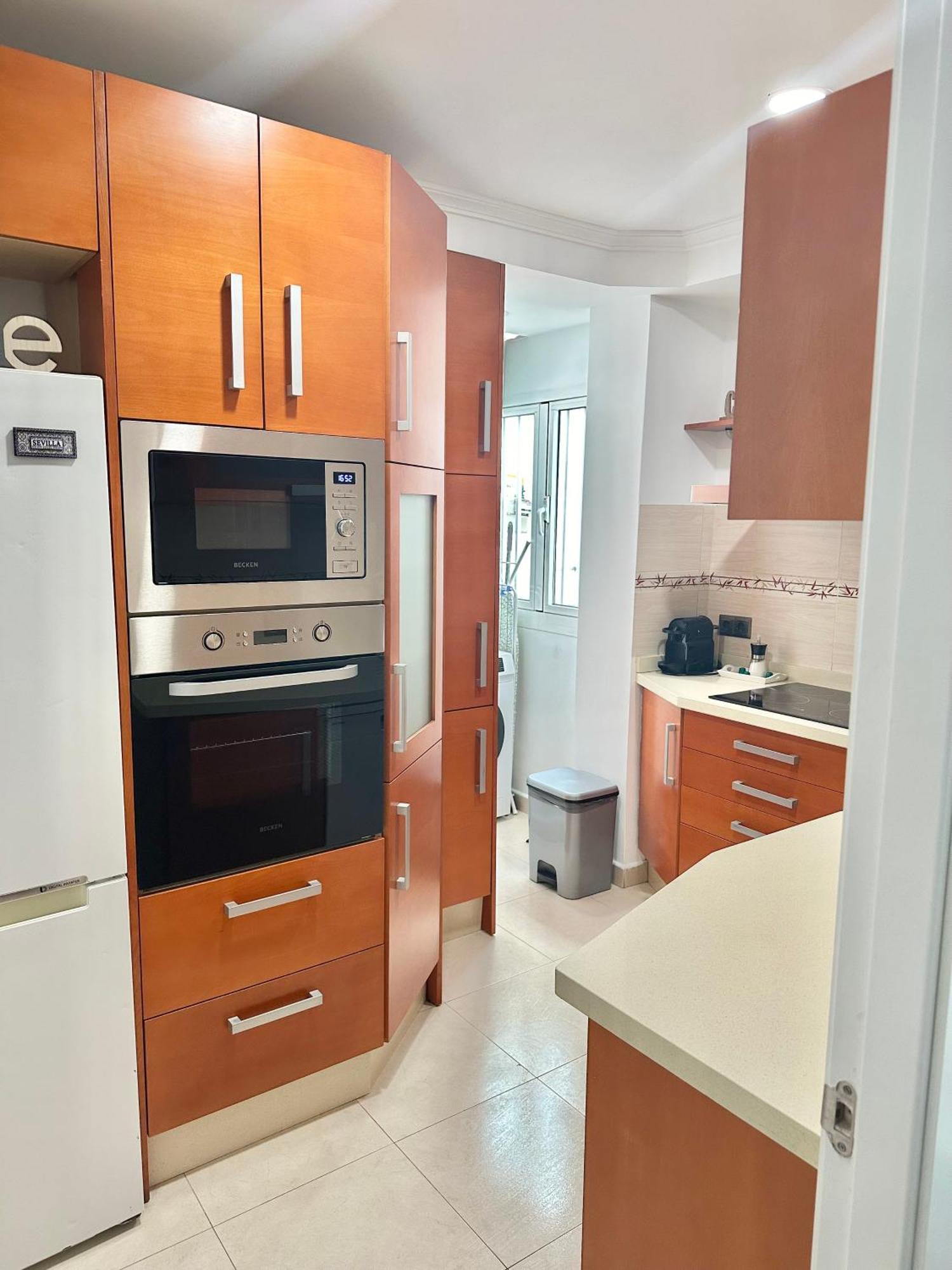 10 Minutos Centro Sevilla, Moderno Y Con Parking Gratis Apartamento