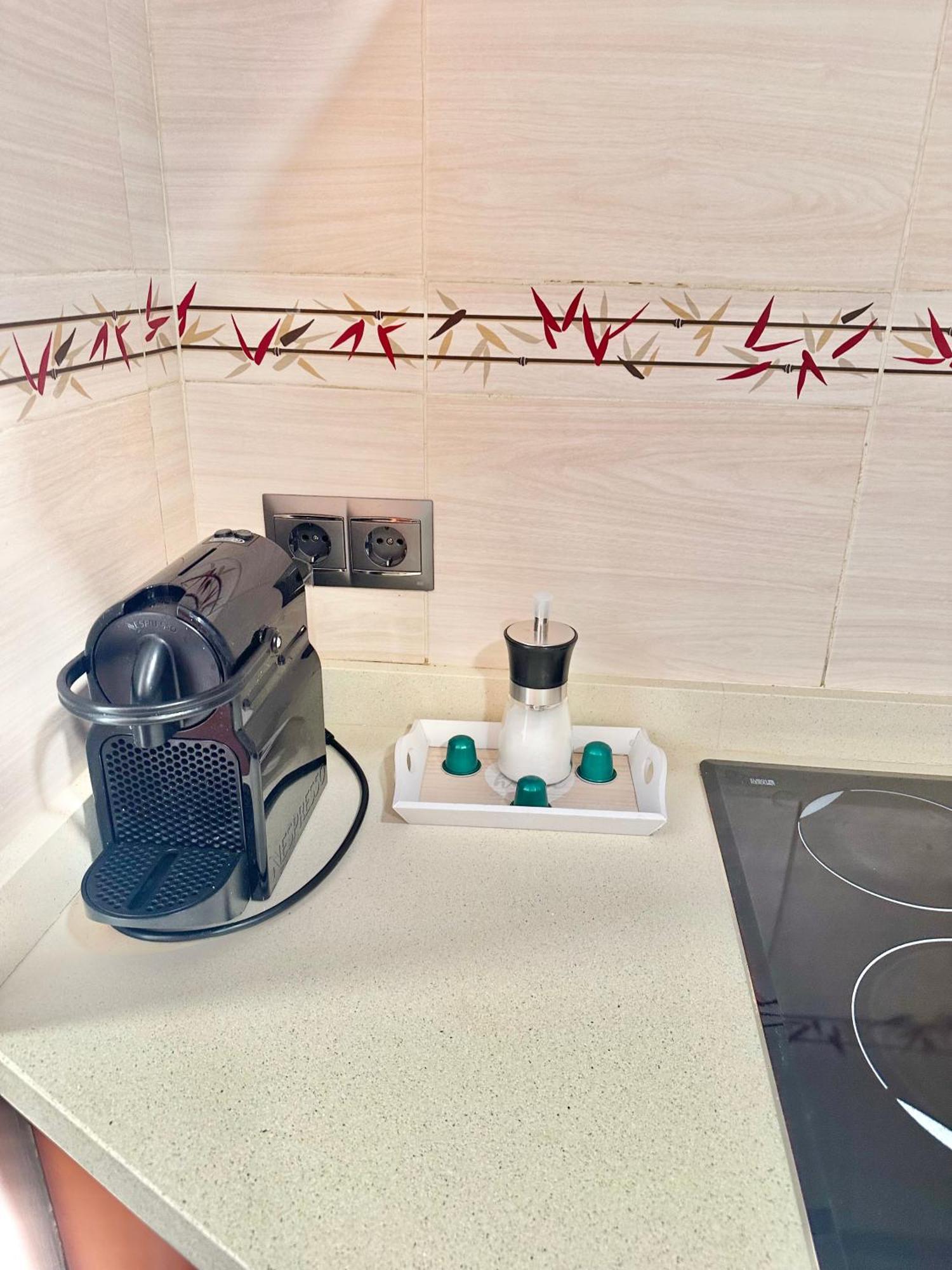 Apartamento 10 Minutos Centro Sevilla, Moderno Y Con Parking Gratis *