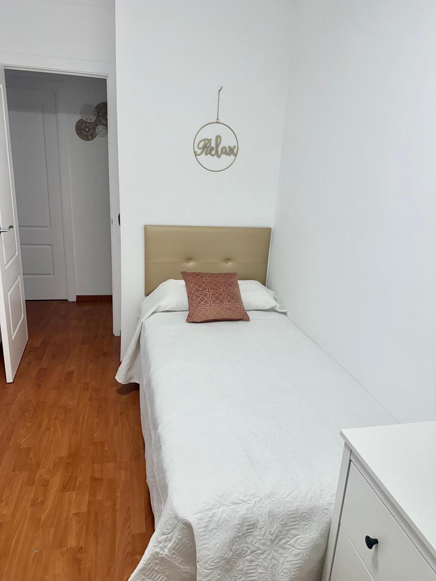 10 Minutos Centro Sevilla, Moderno Y Con Parking Gratis Apartamento *