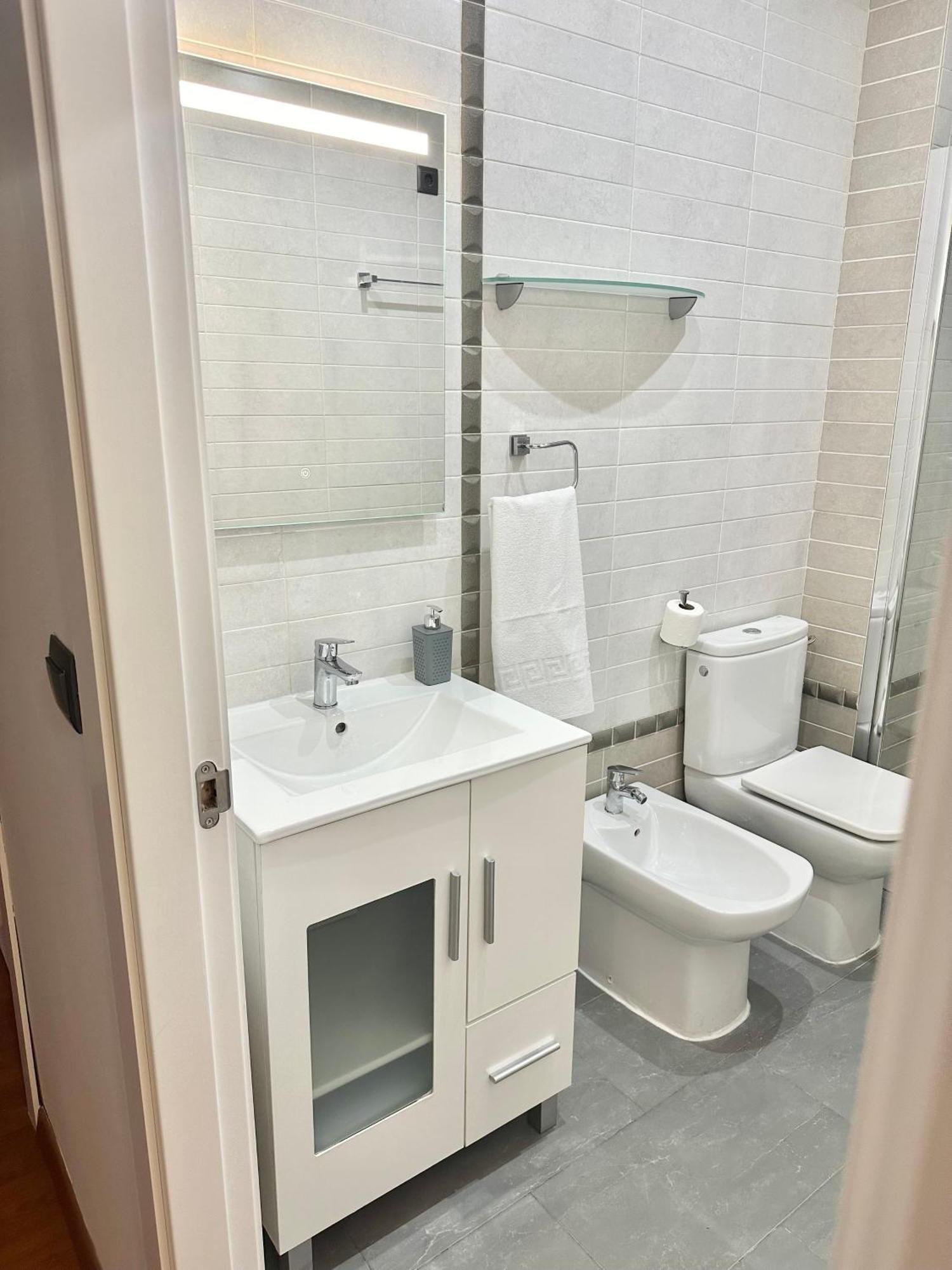 10 Minutos Centro Sevilla, Moderno Y Con Parking Gratis Apartamento Sevilla