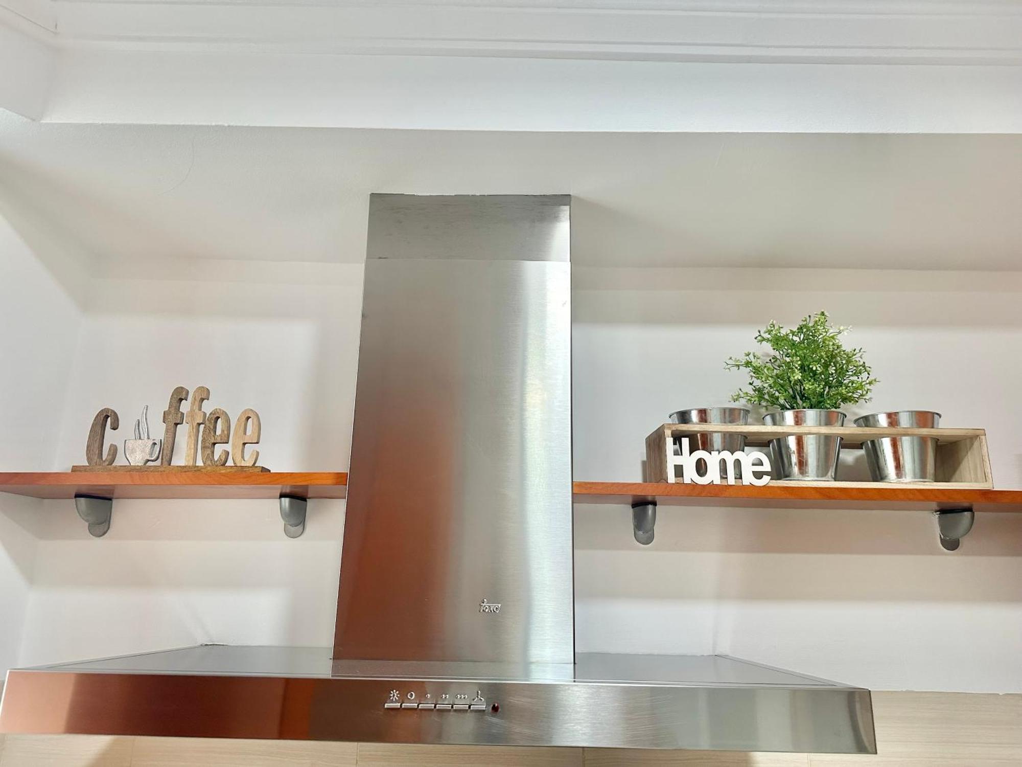 Apartamento 10 Minutos Centro Sevilla, Moderno Y Con Parking Gratis Sevilla