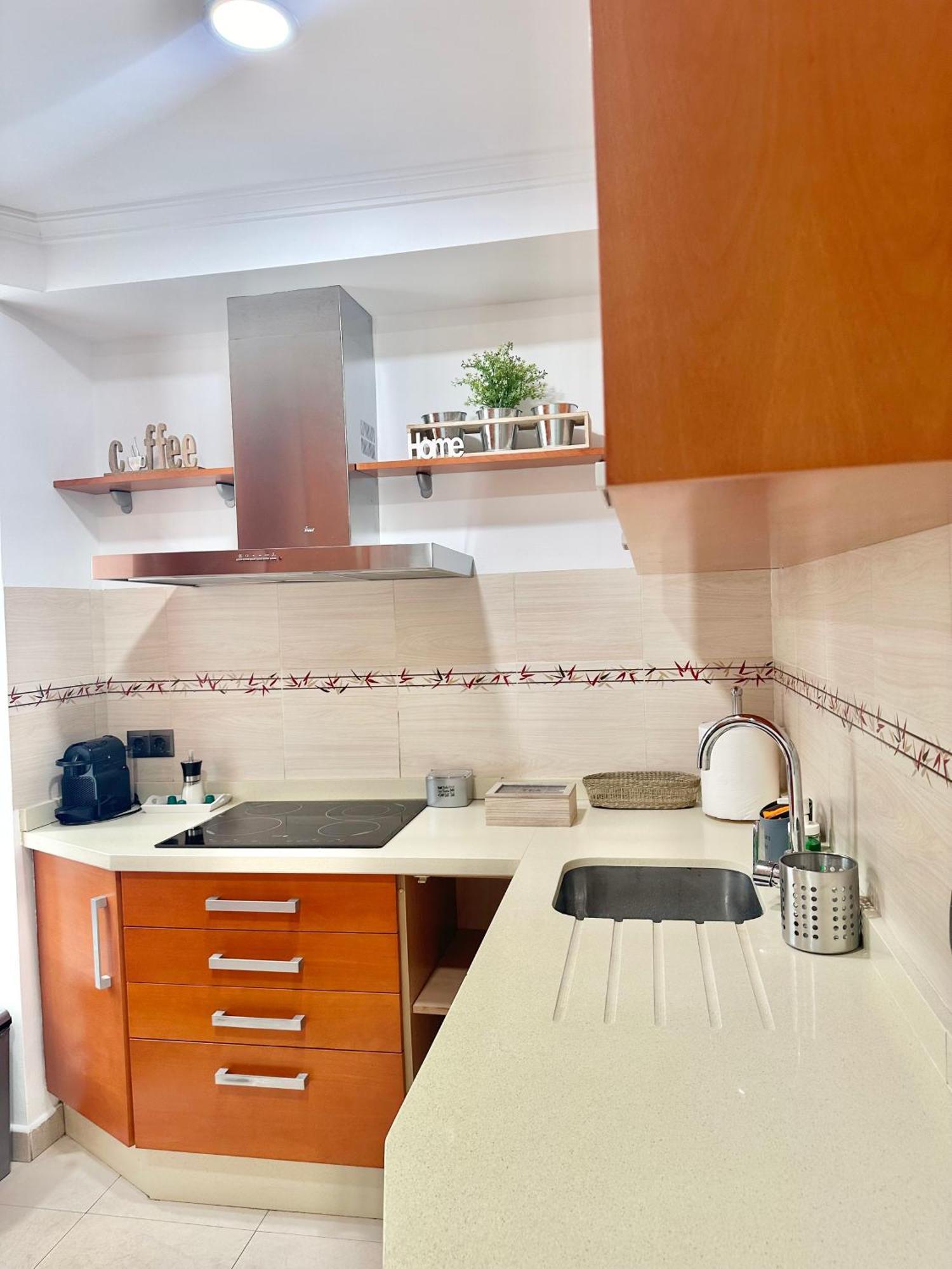 10 Minutos Centro Sevilla, Moderno Y Con Parking Gratis Apartamento