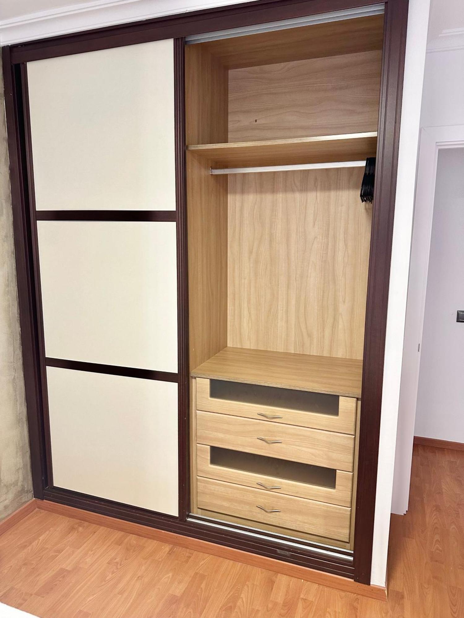 Apartamento 10 Minutos Centro Sevilla, Moderno Y Con Parking Gratis