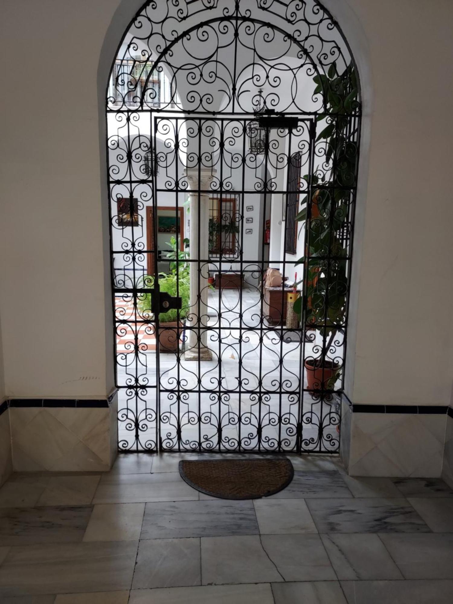 Patio Sevillano Flores Apartamento