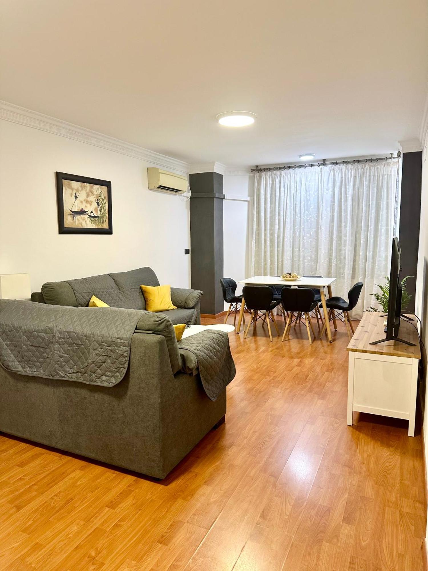 10 Minutos Centro Sevilla, Moderno Y Con Parking Gratis * Sevilla
