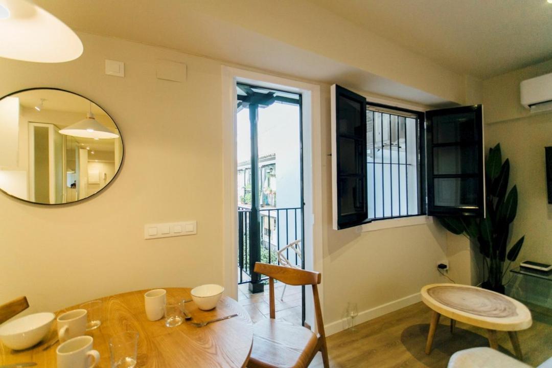 1bd 1bth - Center- Alfalfa * Sevilla