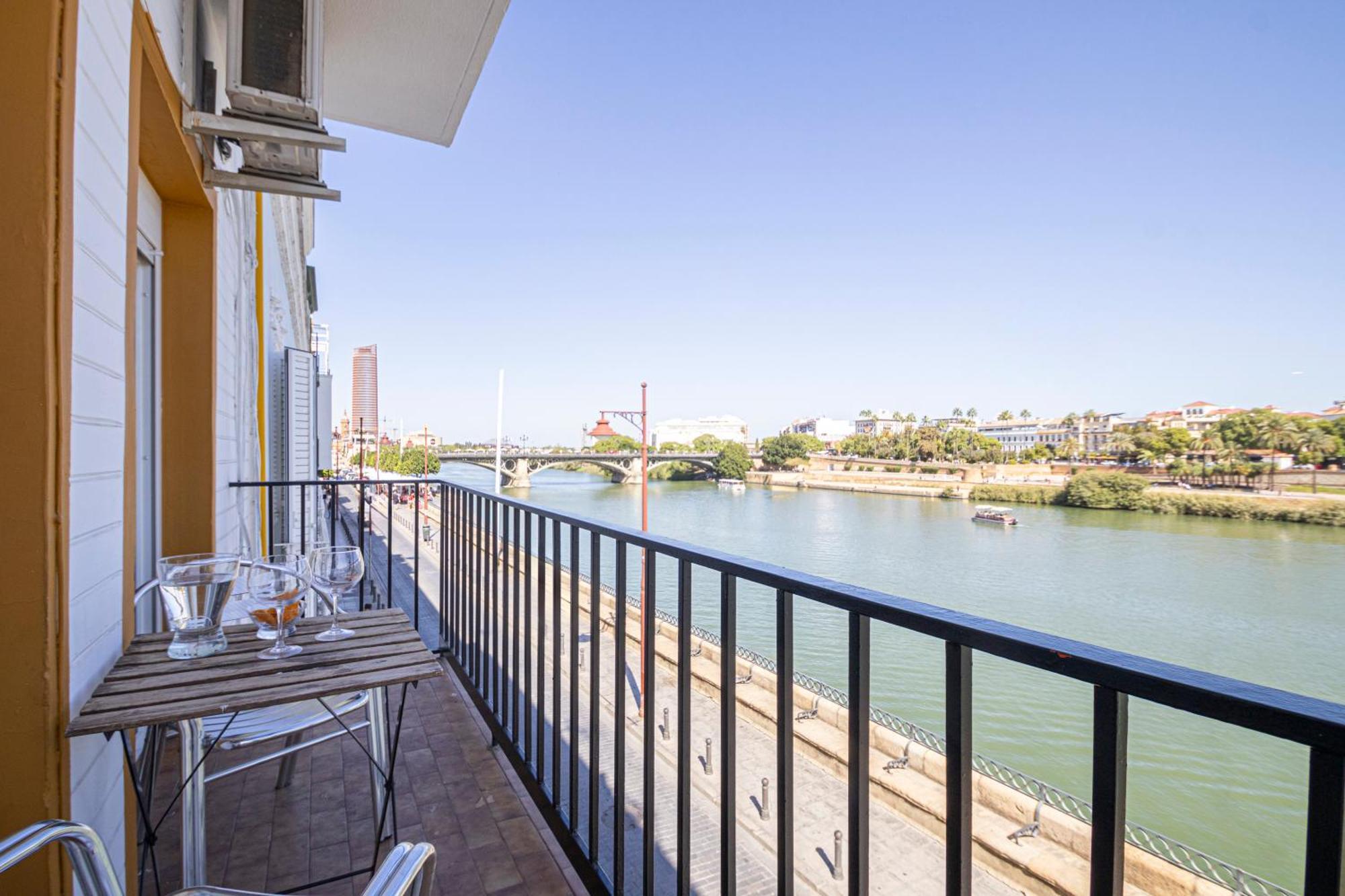 Apartamento 3 Bedroom With Stunning Guadalquivir Views *
