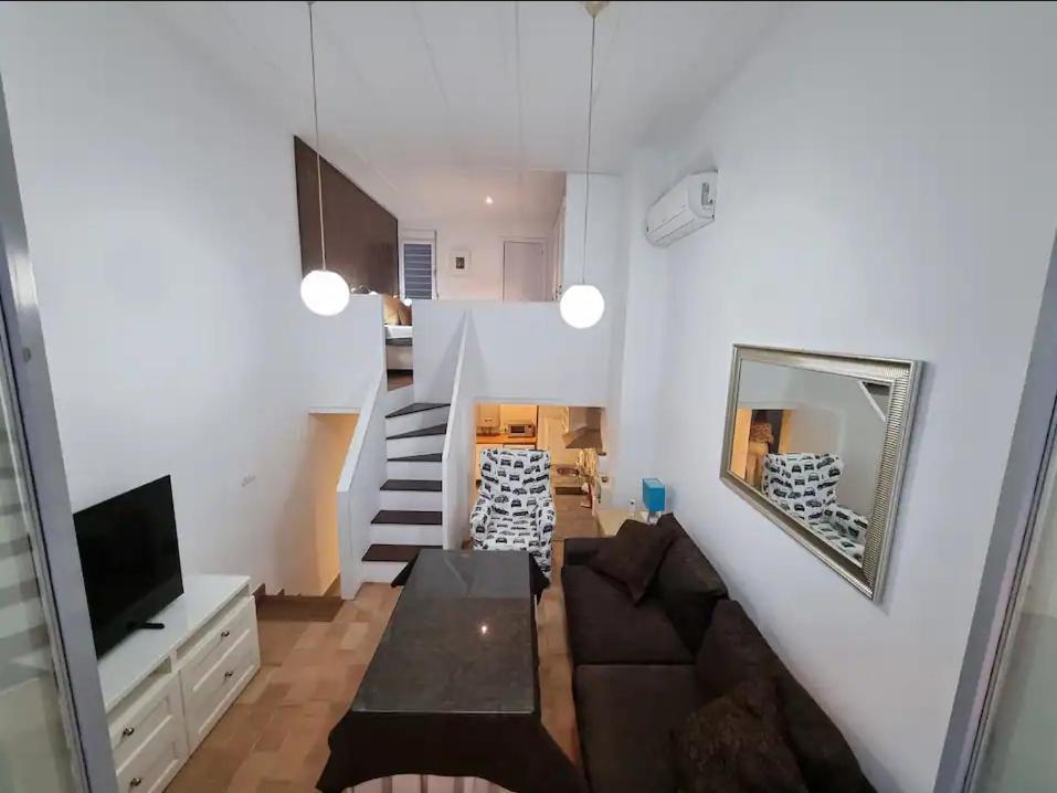 Triana Pureza Apartment *
