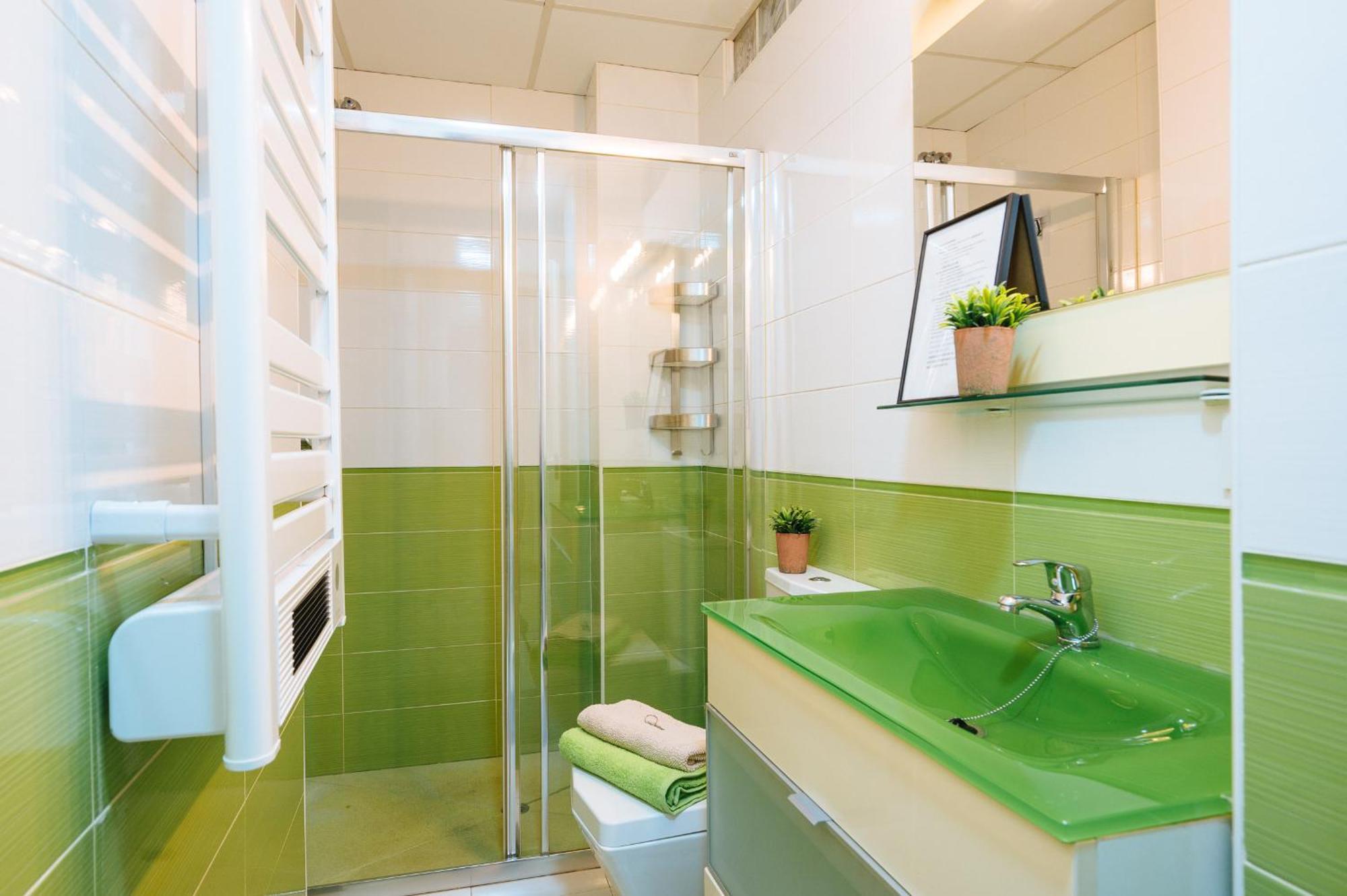 Bright Bunk Bed In Historic Center