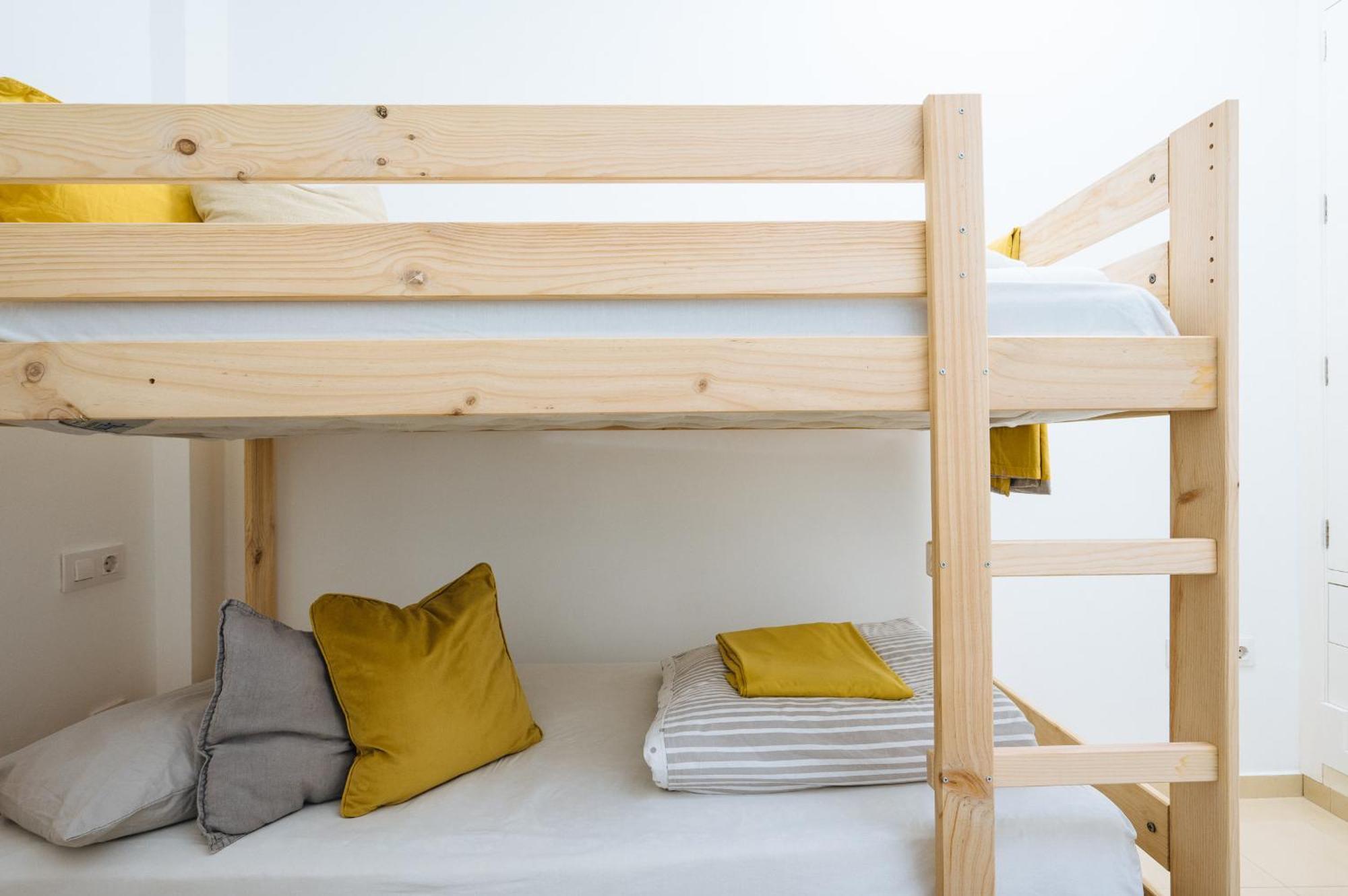 Bright Bunk Bed In Historic Center *