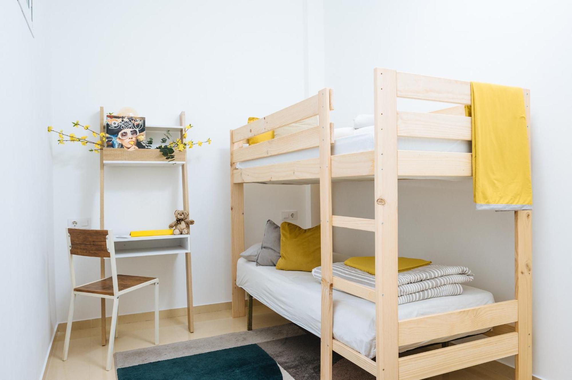 Bright Bunk Bed In Historic Center * Sevilla