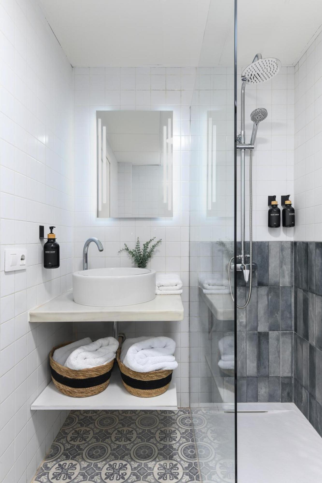 Apartment Urban Oasis With Pool & Parking Seville
