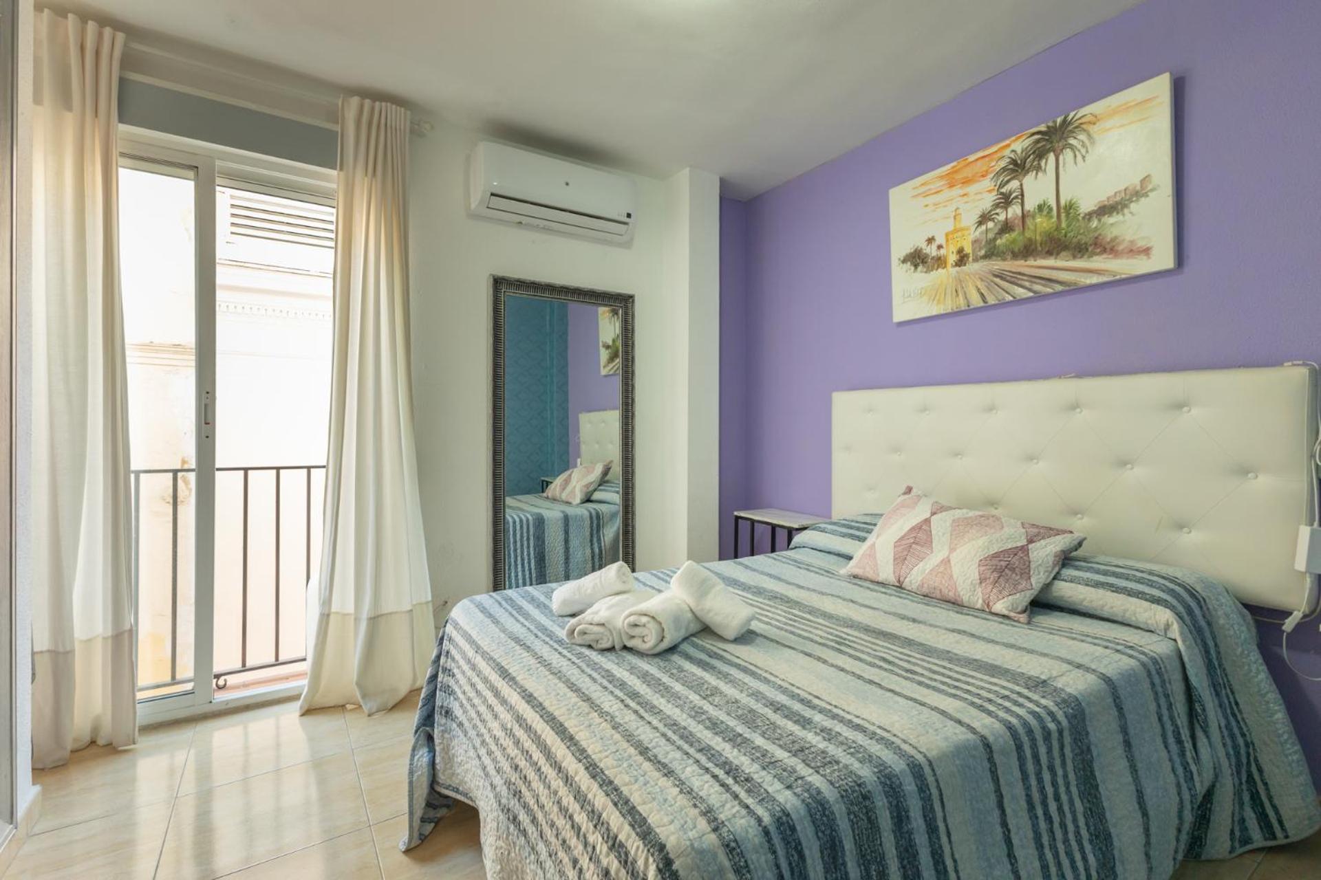 Duque Center Premium Suites, Free Parking