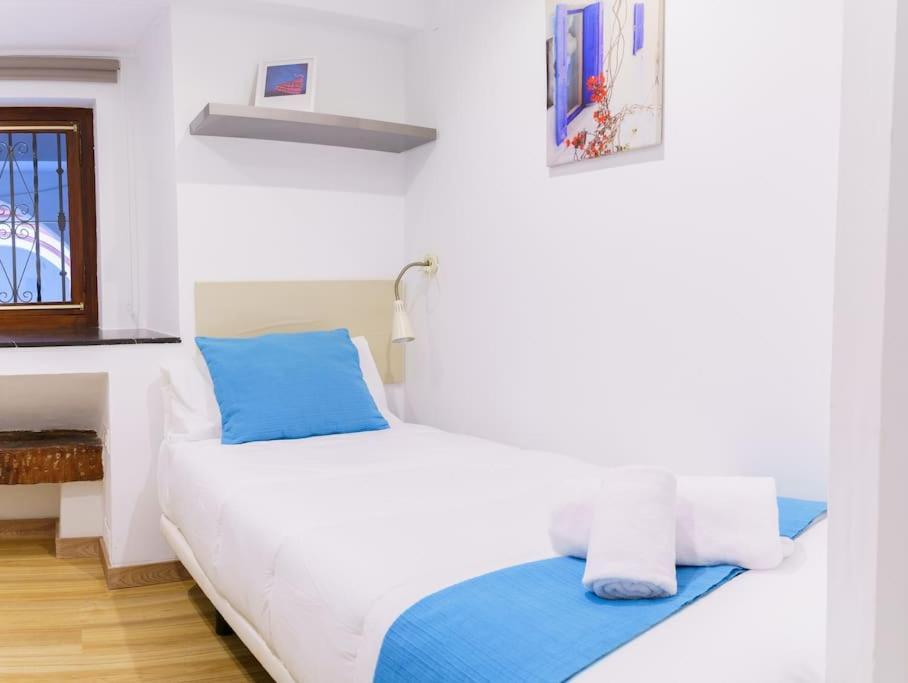 Cathedral Apartment *