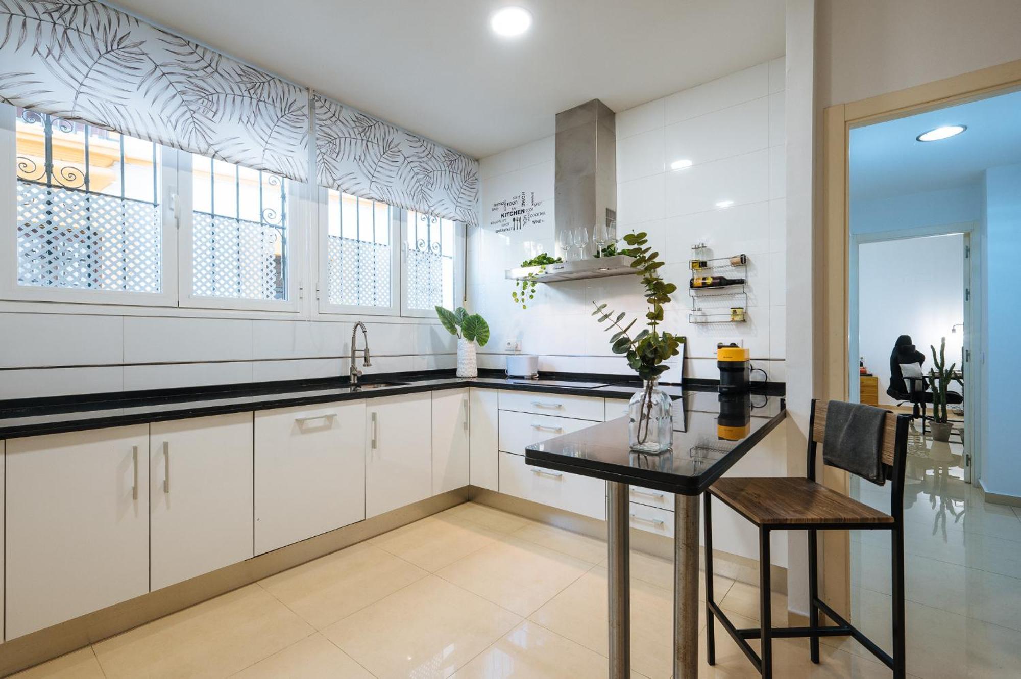 Elegant Interior In Centre