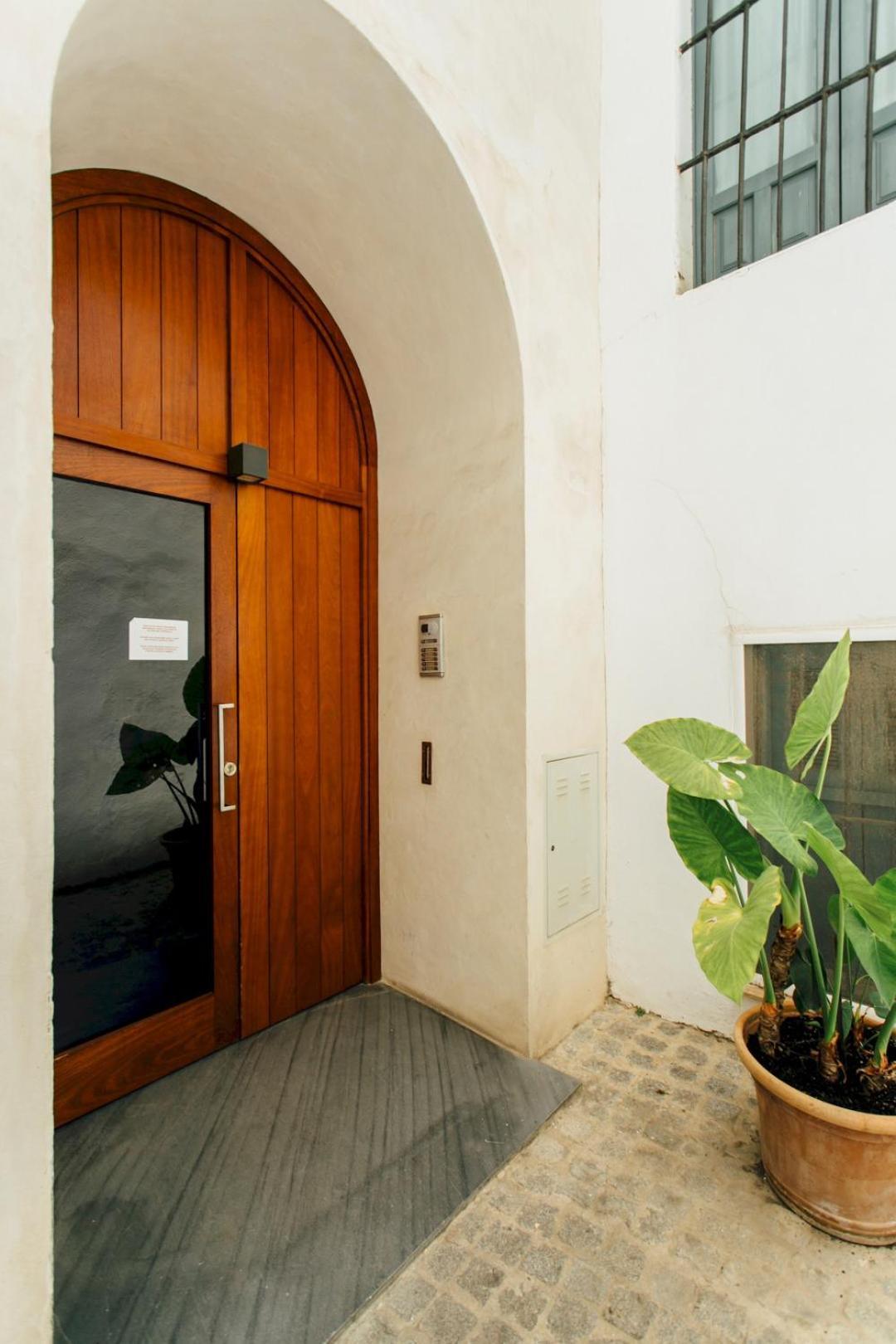 Attic With Terrace- 1bd 1bth- Corral Del Rey Apartment Seville